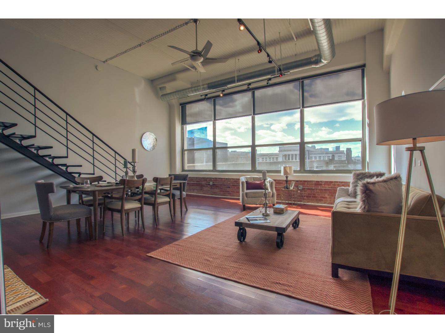 LOGAN SQUARE - Residential