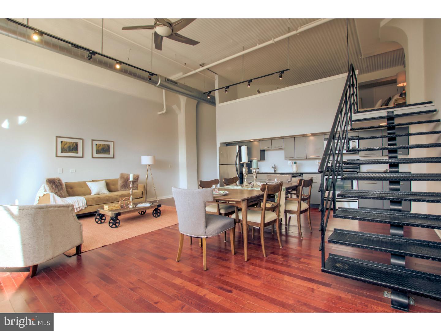 LOGAN SQUARE - Residential