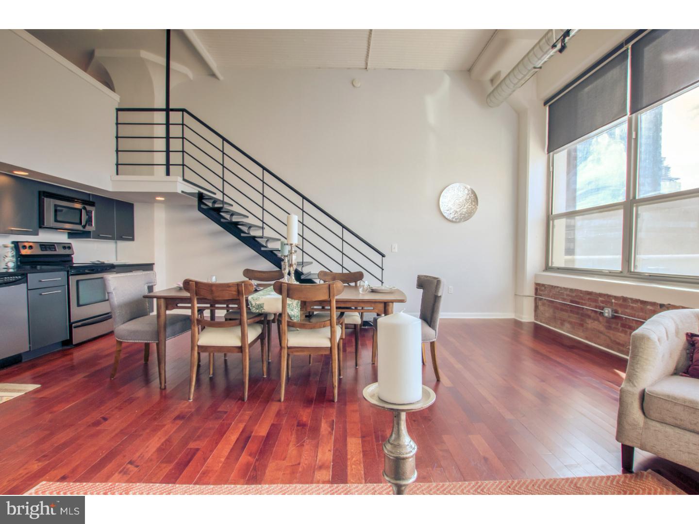 LOGAN SQUARE - Residential