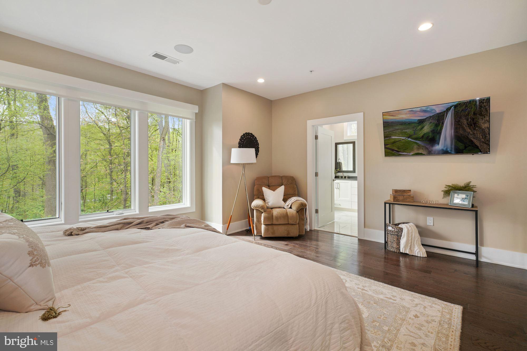 GROSVENOR HEIGHTS - Residential