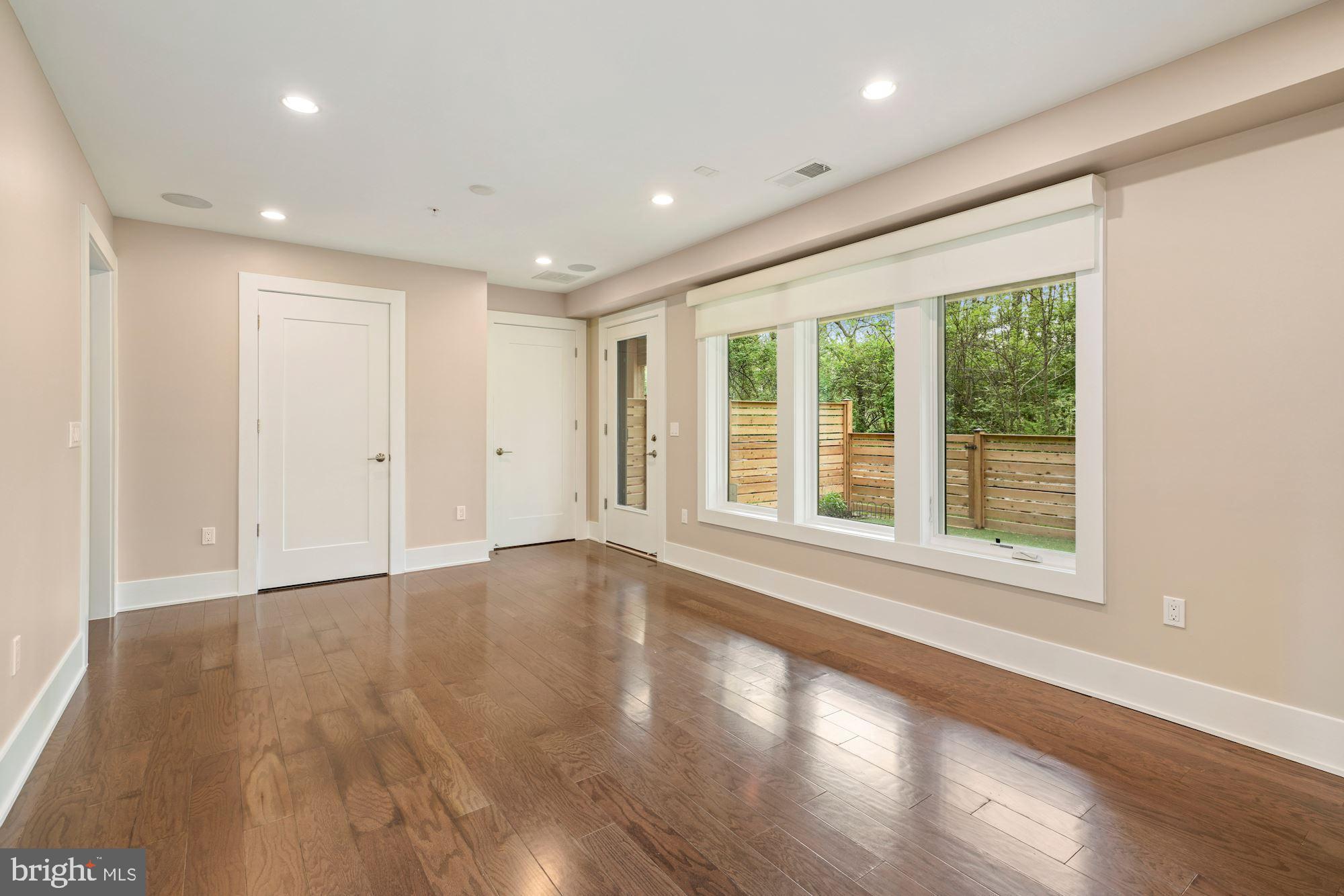 GROSVENOR HEIGHTS - Residential