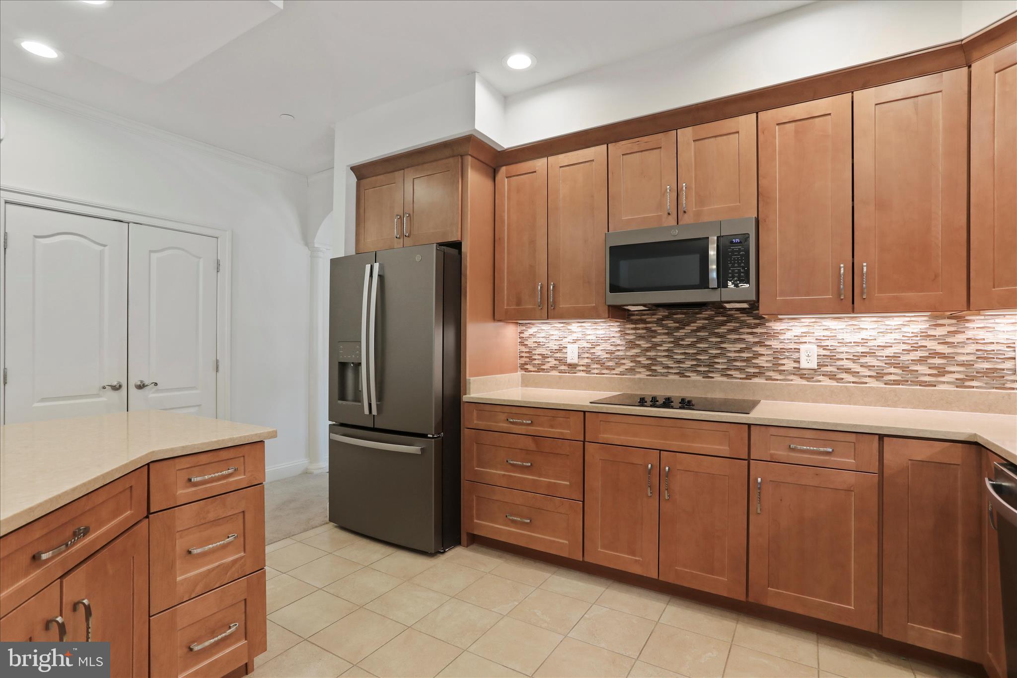 EMERALD POINTE - Residential