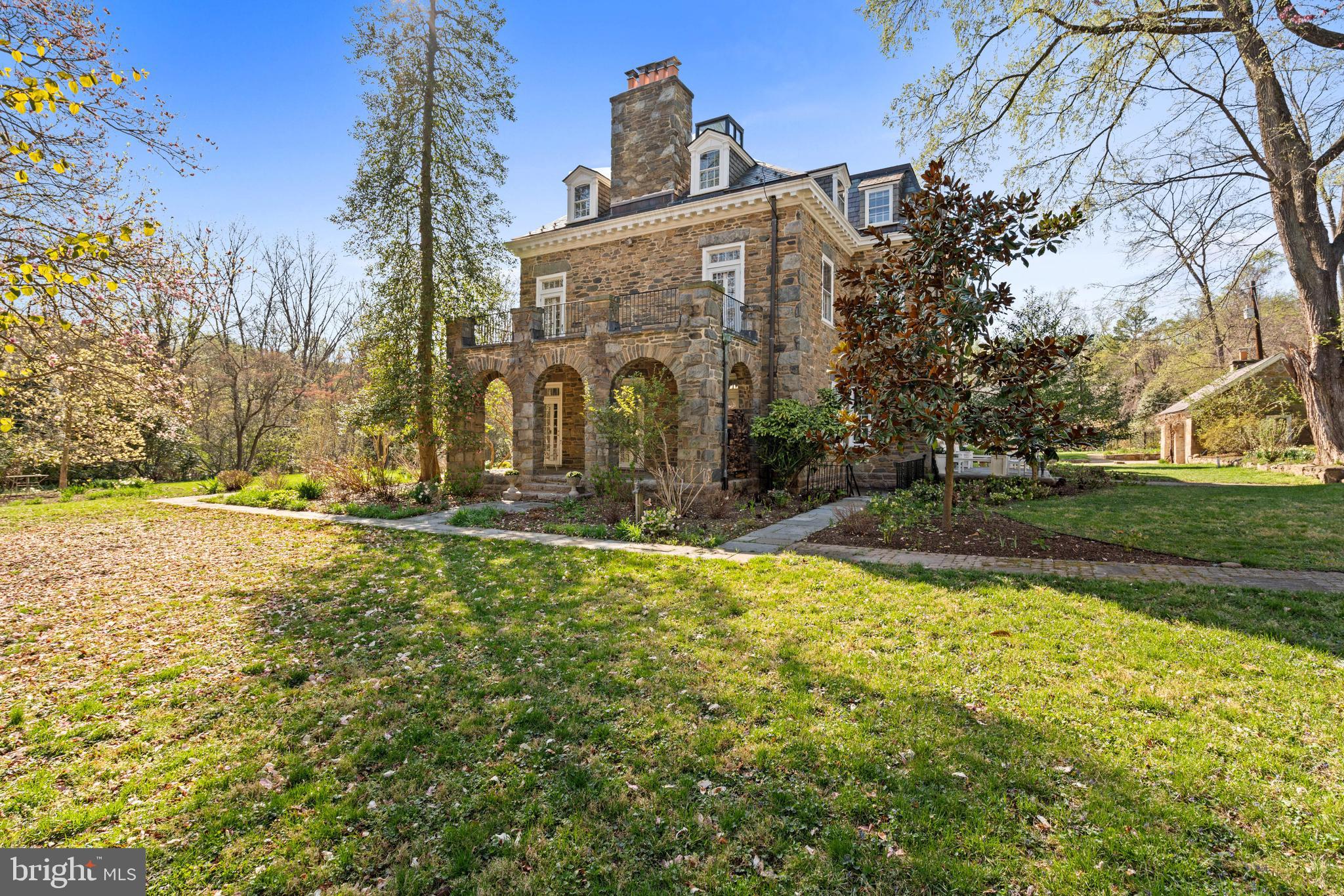 FOREST HILLS - Residential
