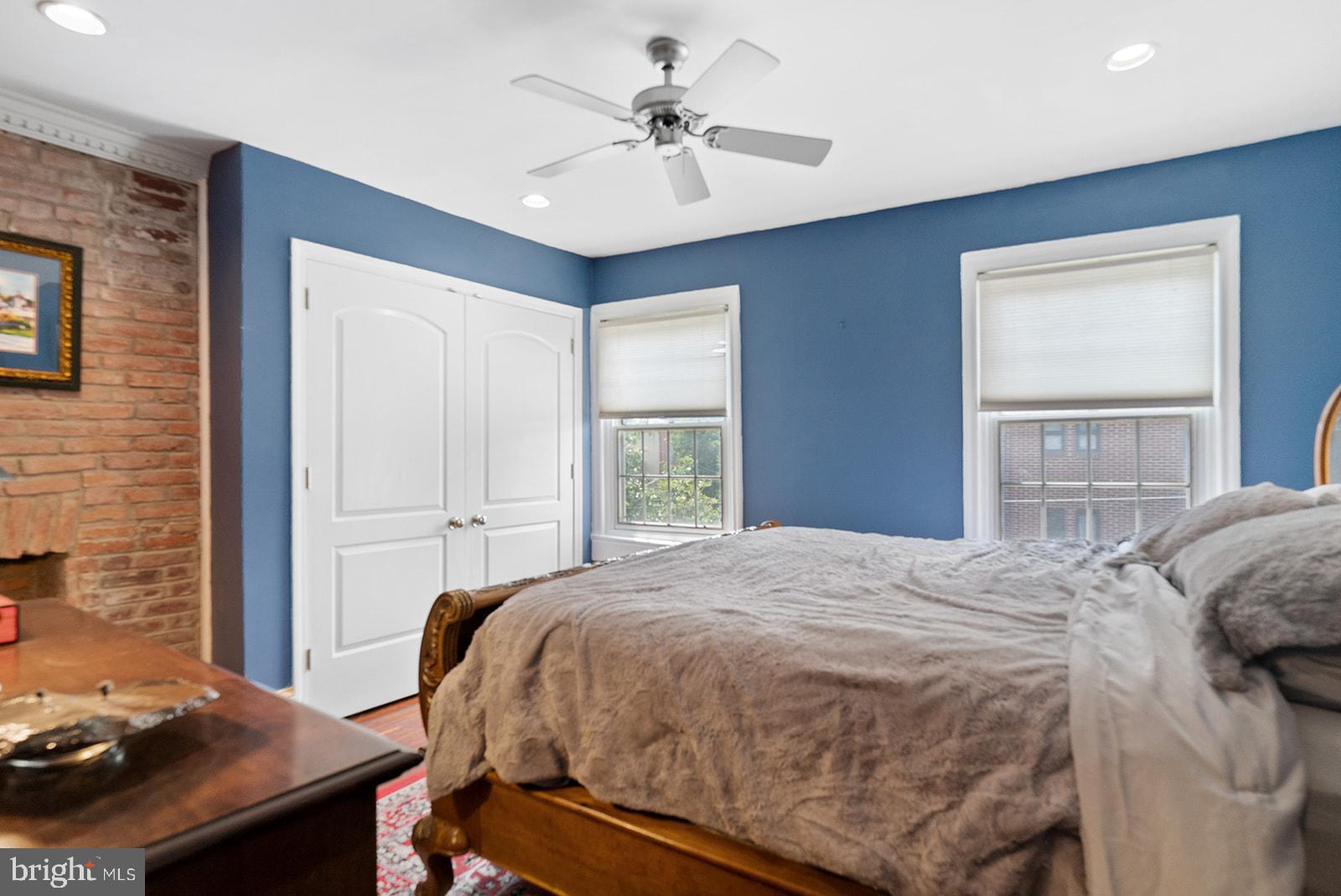 QUEEN VILLAGE - Residential
