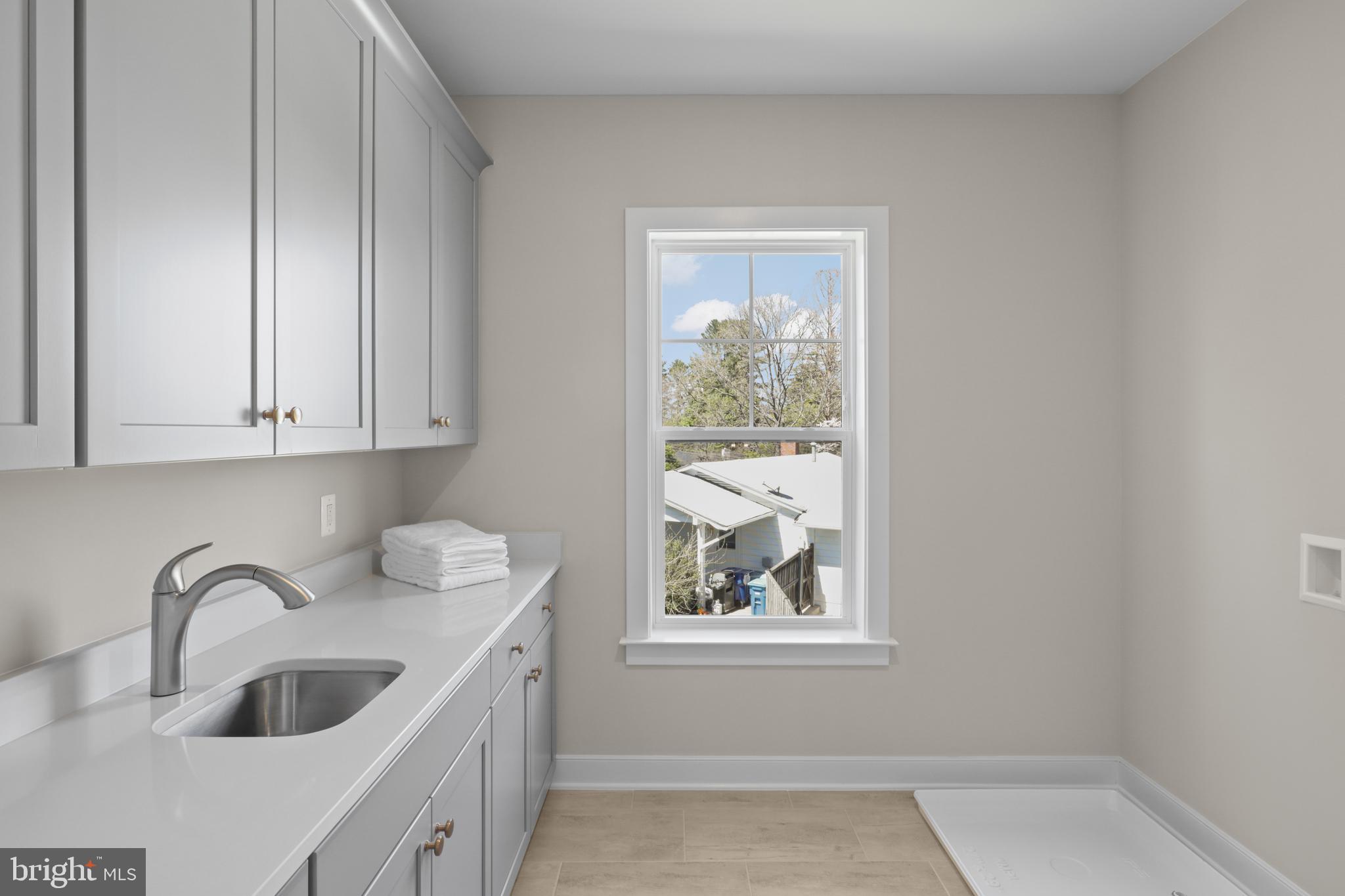 MANTUA HILLS - Residential