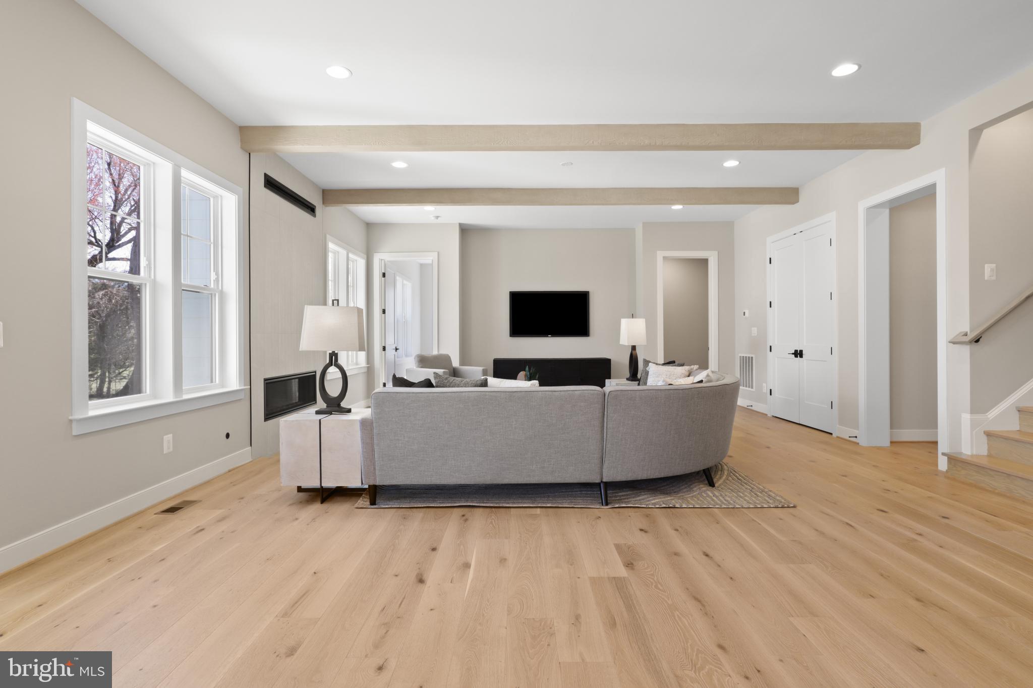 MANTUA HILLS - Residential
