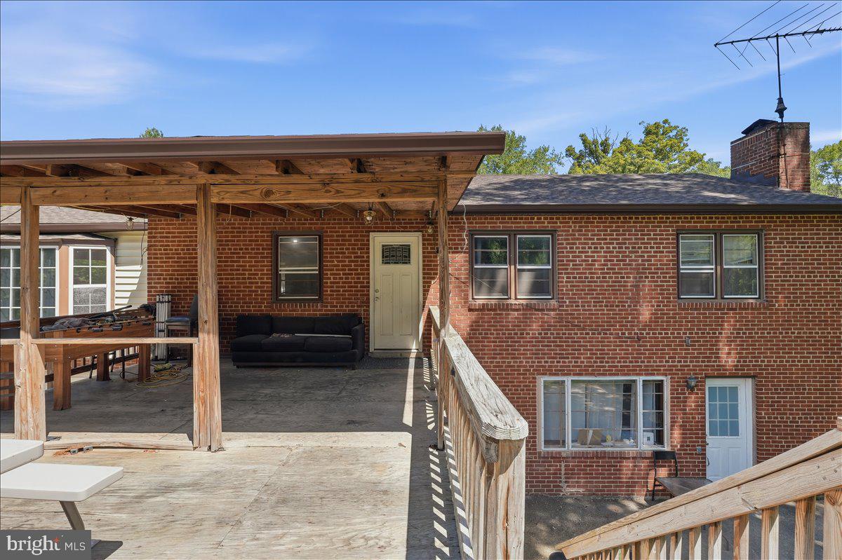 CHRIS MAR MANOR - Residential