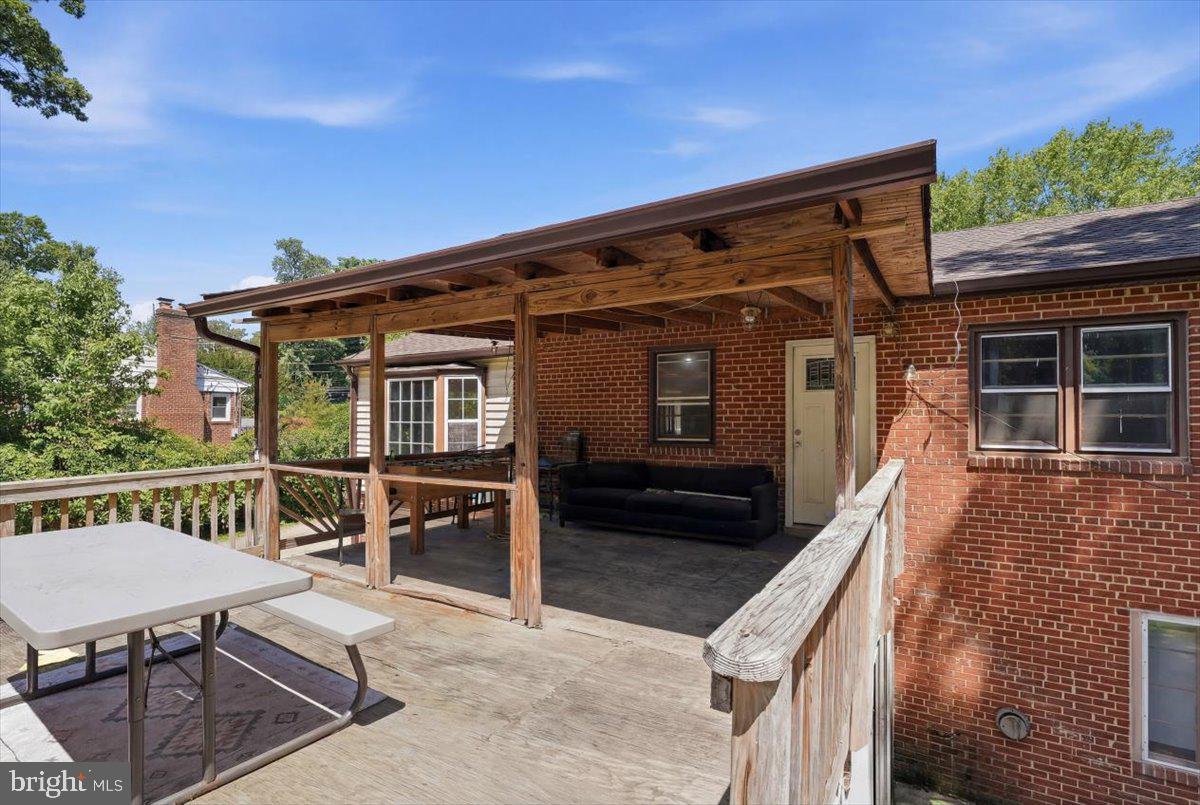 CHRIS MAR MANOR - Residential