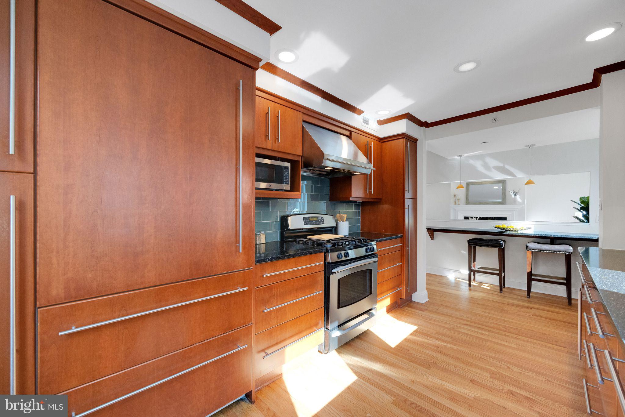 WASHINGTON SQ WEST - Residential Income