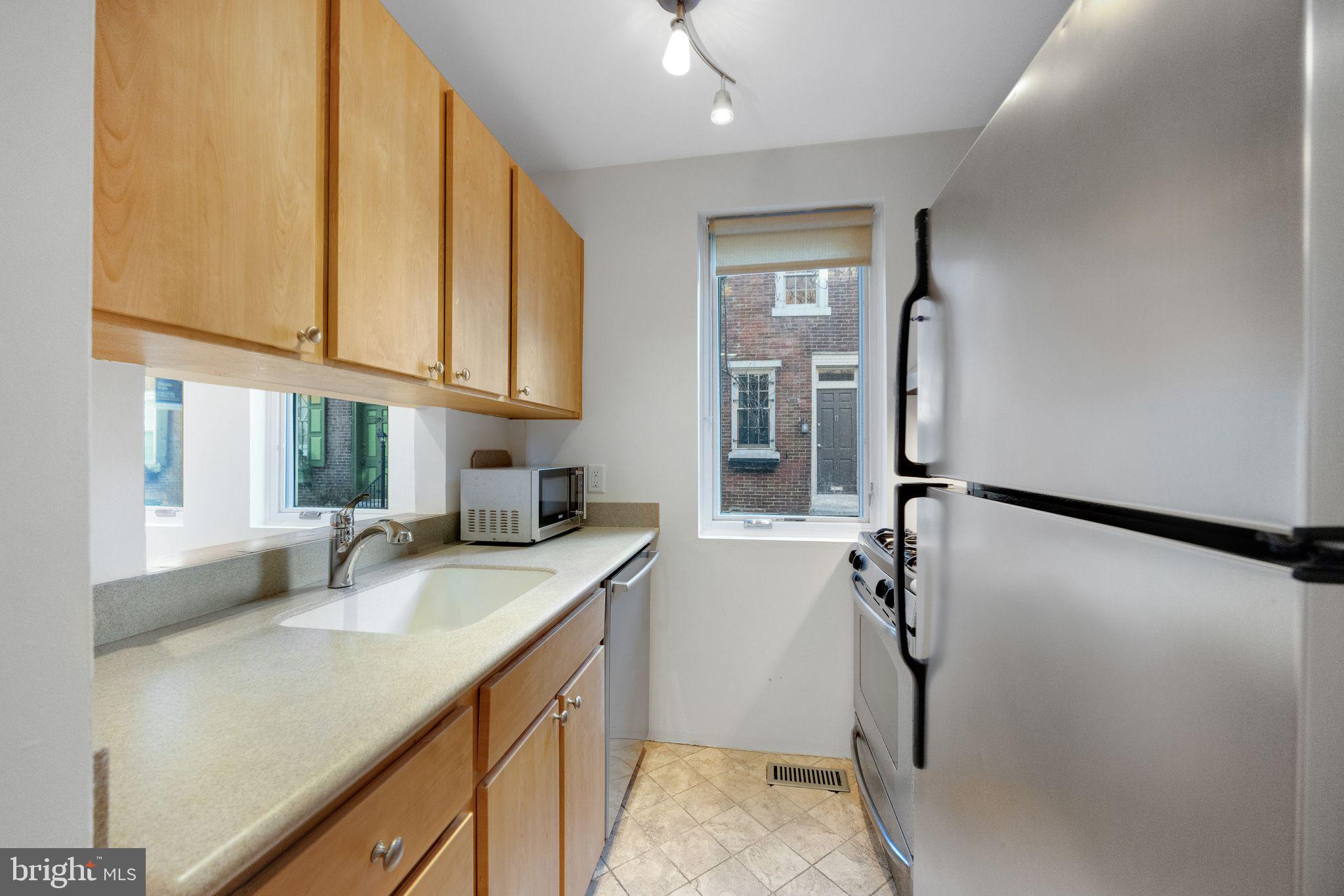 WASHINGTON SQ WEST - Residential Income