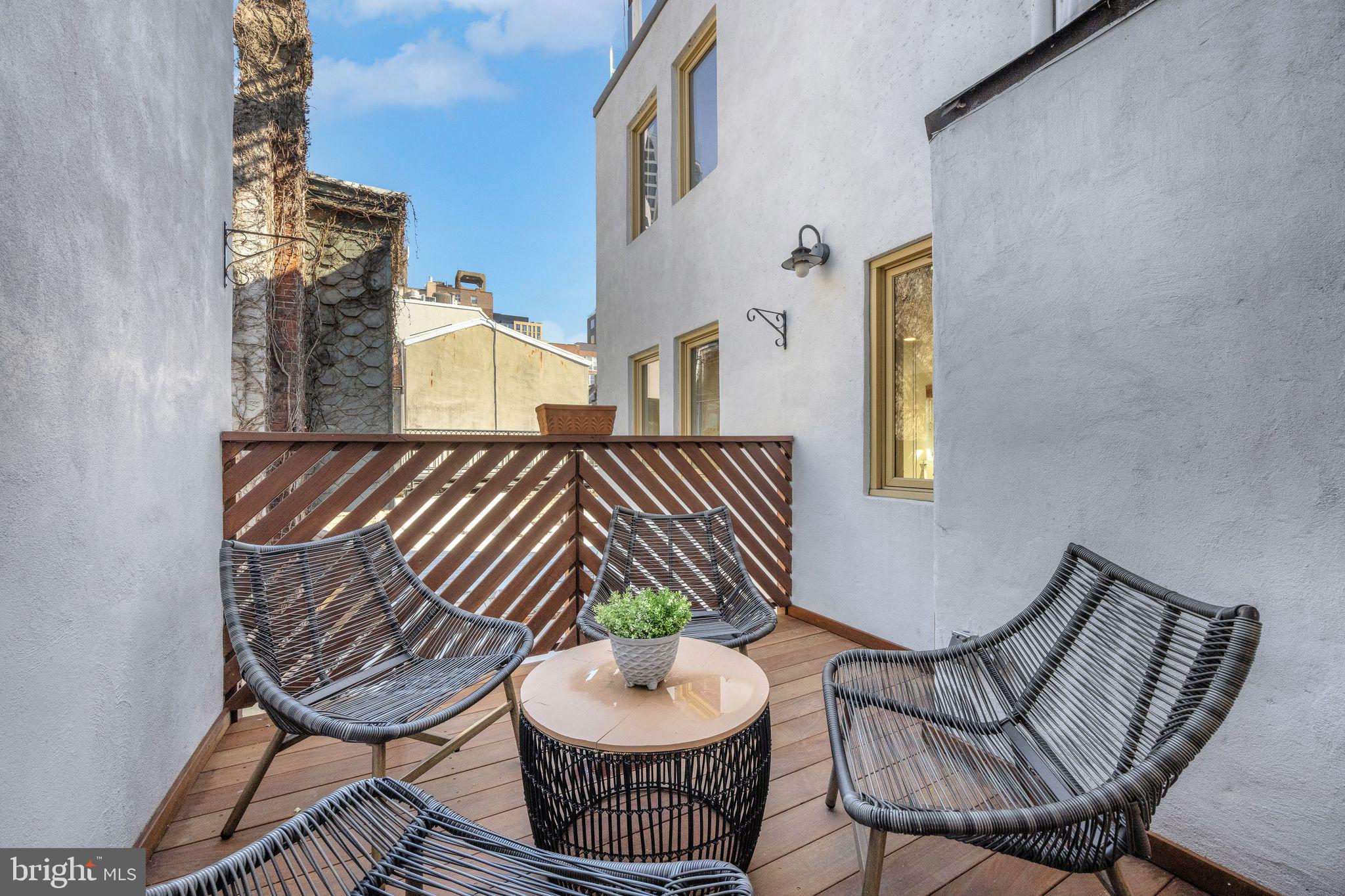 WASHINGTON SQ WEST - Residential Income