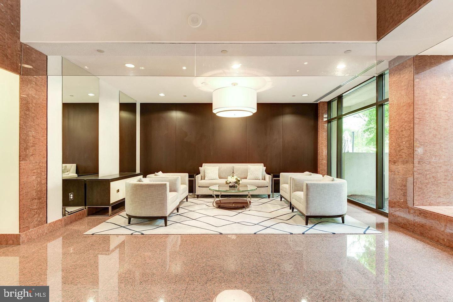 ROSSLYN - Residential Lease
