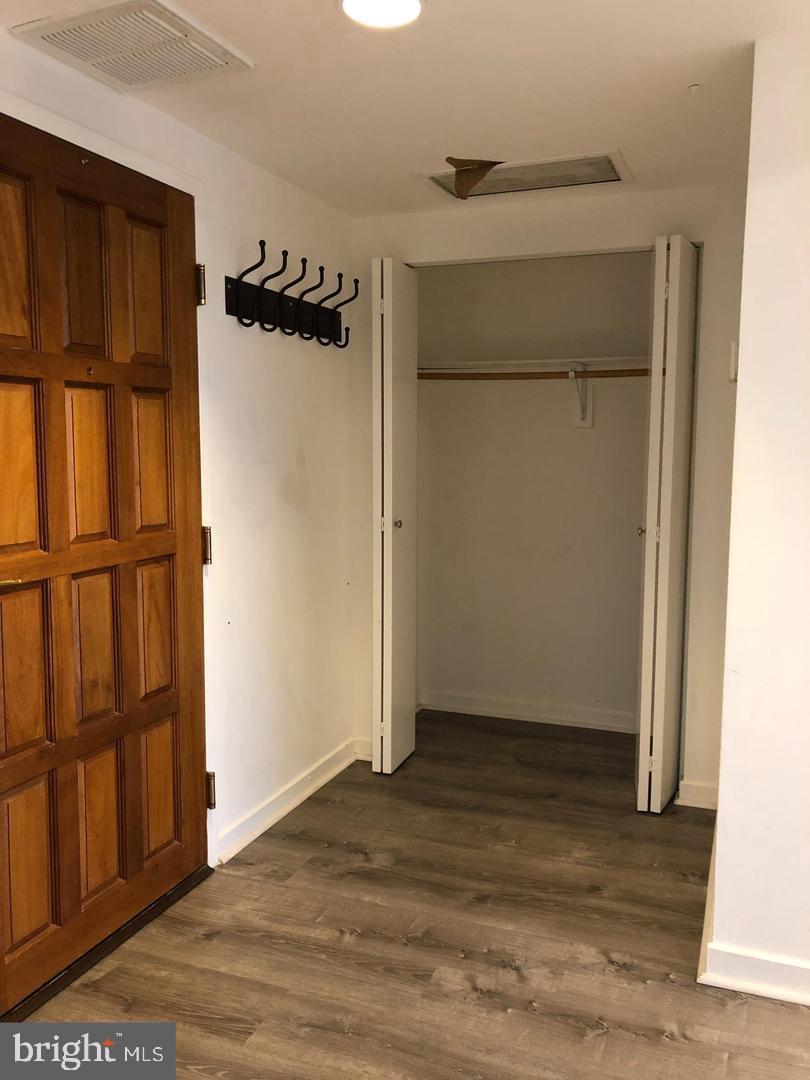 ROSSLYN - Residential Lease