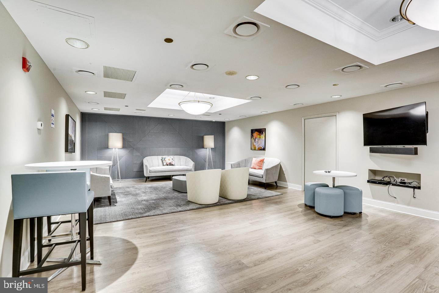 ROSSLYN - Residential Lease