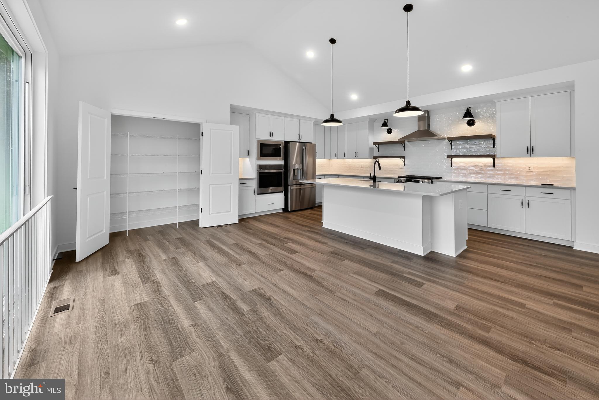 FOUR SEASONS AT HATTERAS HILLS - Residential