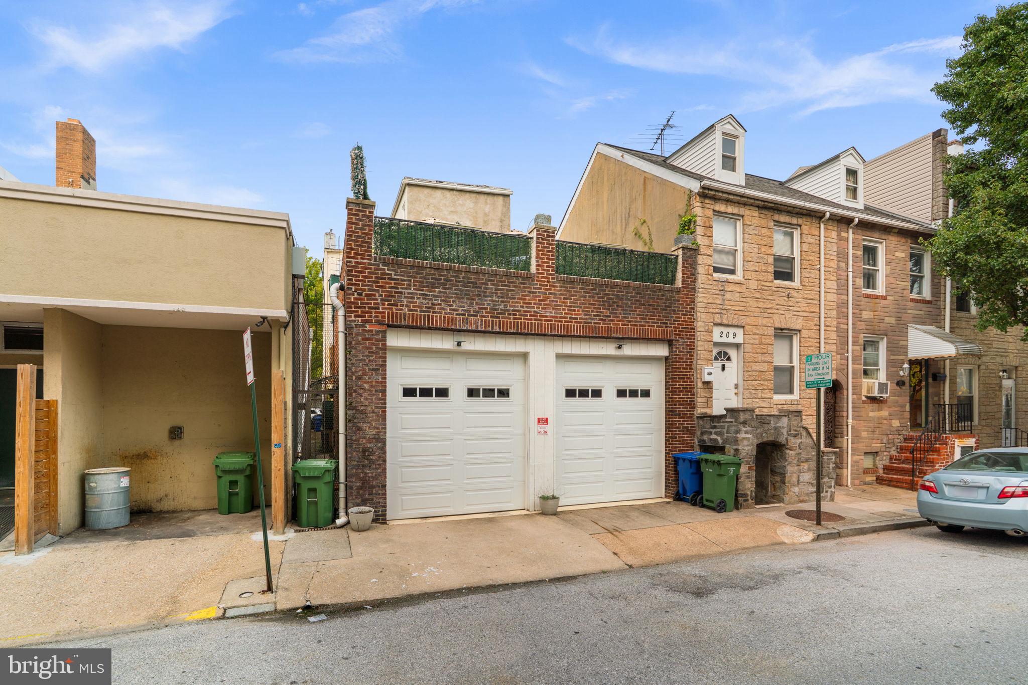 LITTLE ITALY - Commercial Sale