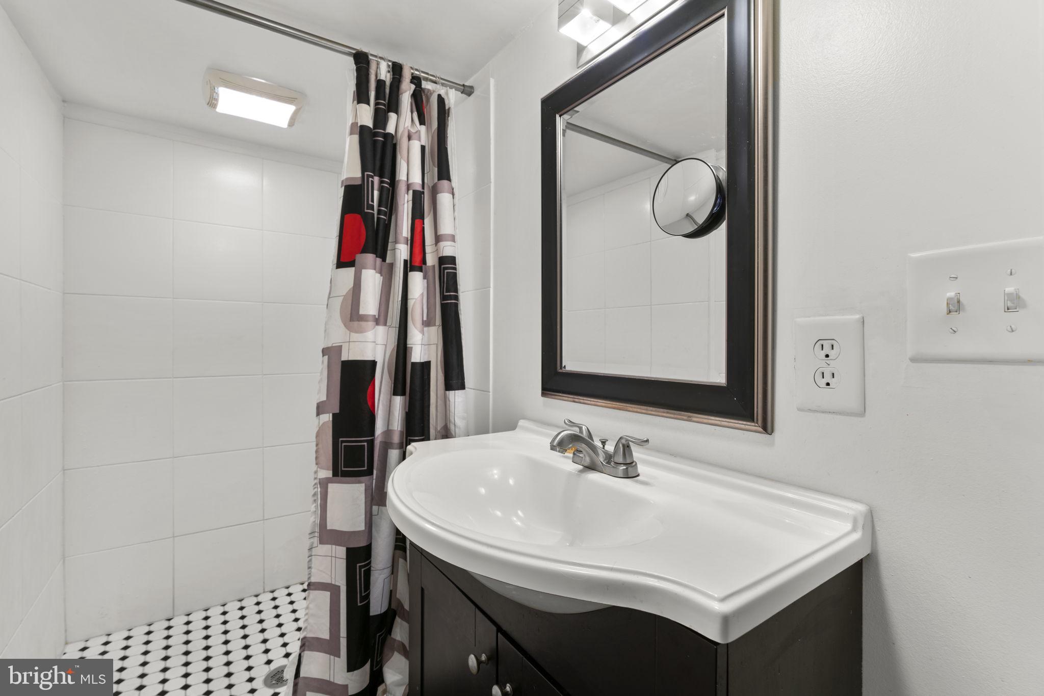LITTLE ITALY - Commercial Sale