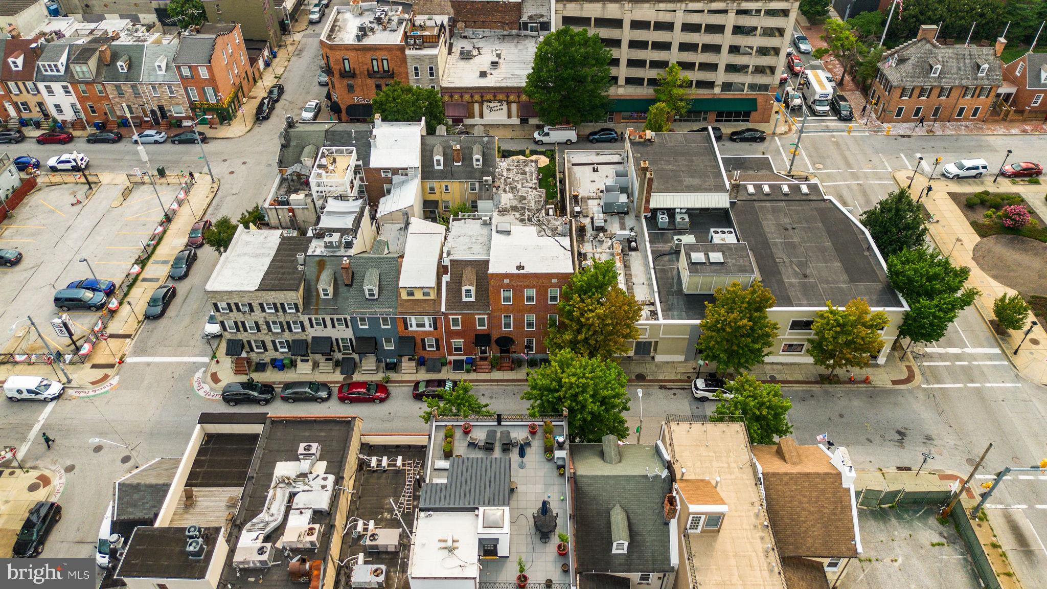 LITTLE ITALY - Commercial Sale