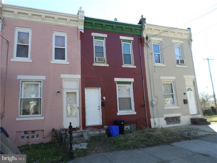 Rental investment property in G Town close to La Salle College.Tenant occupied 2 bedroom 1 bathroom home on quiet street. Living room , dining room combo .Eat in kitchen. Nice sized yard. This is a short sale.3rd party approval needed. Come take a look and make an offer.Showings to start Jan 2.