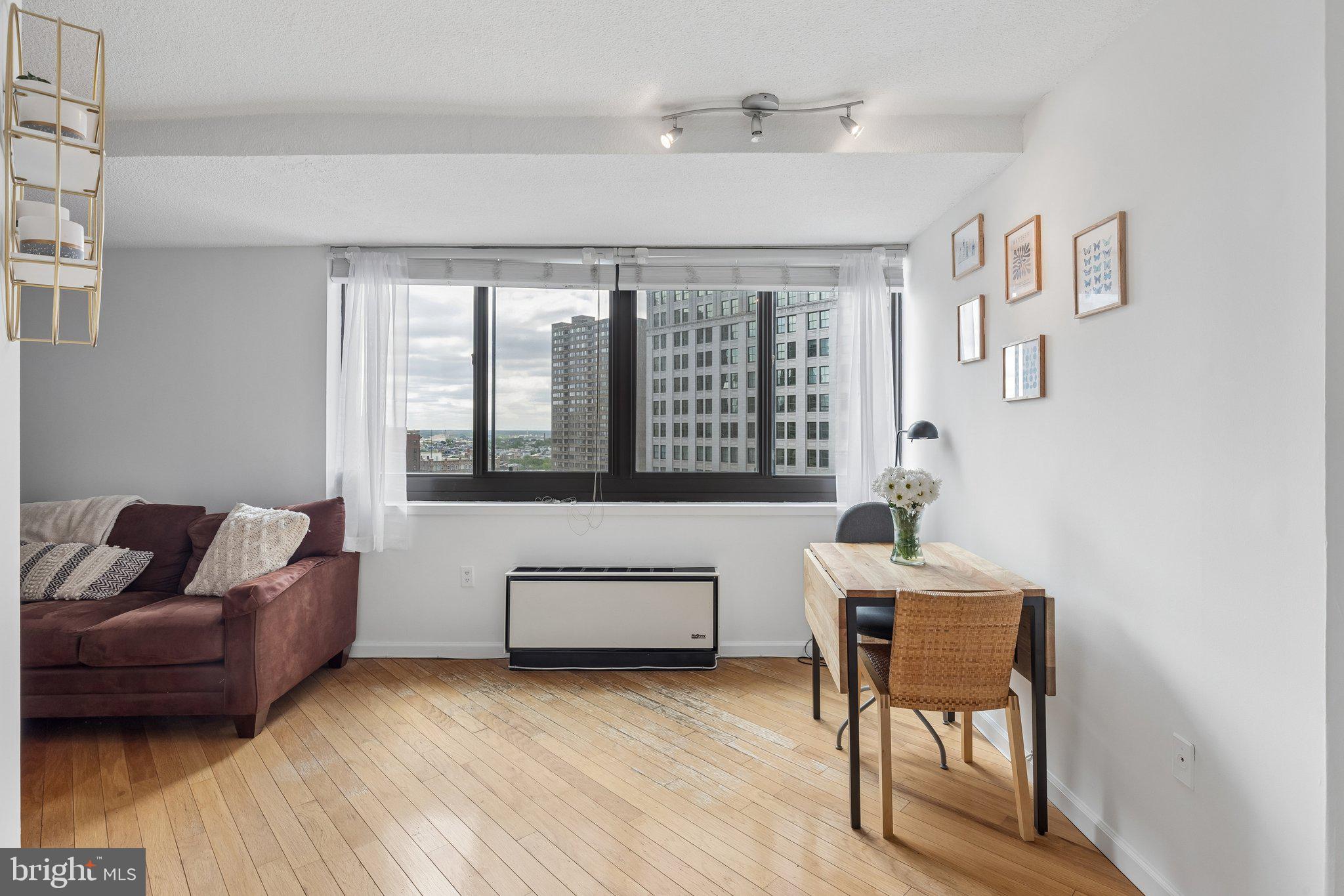 AVENUE OF THE ARTS - Residential