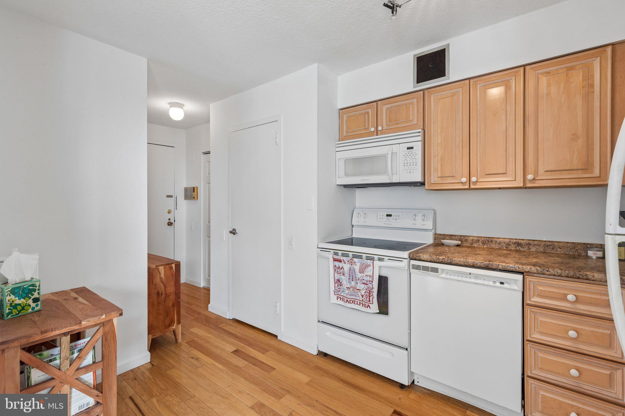 AVENUE OF THE ARTS - Residential