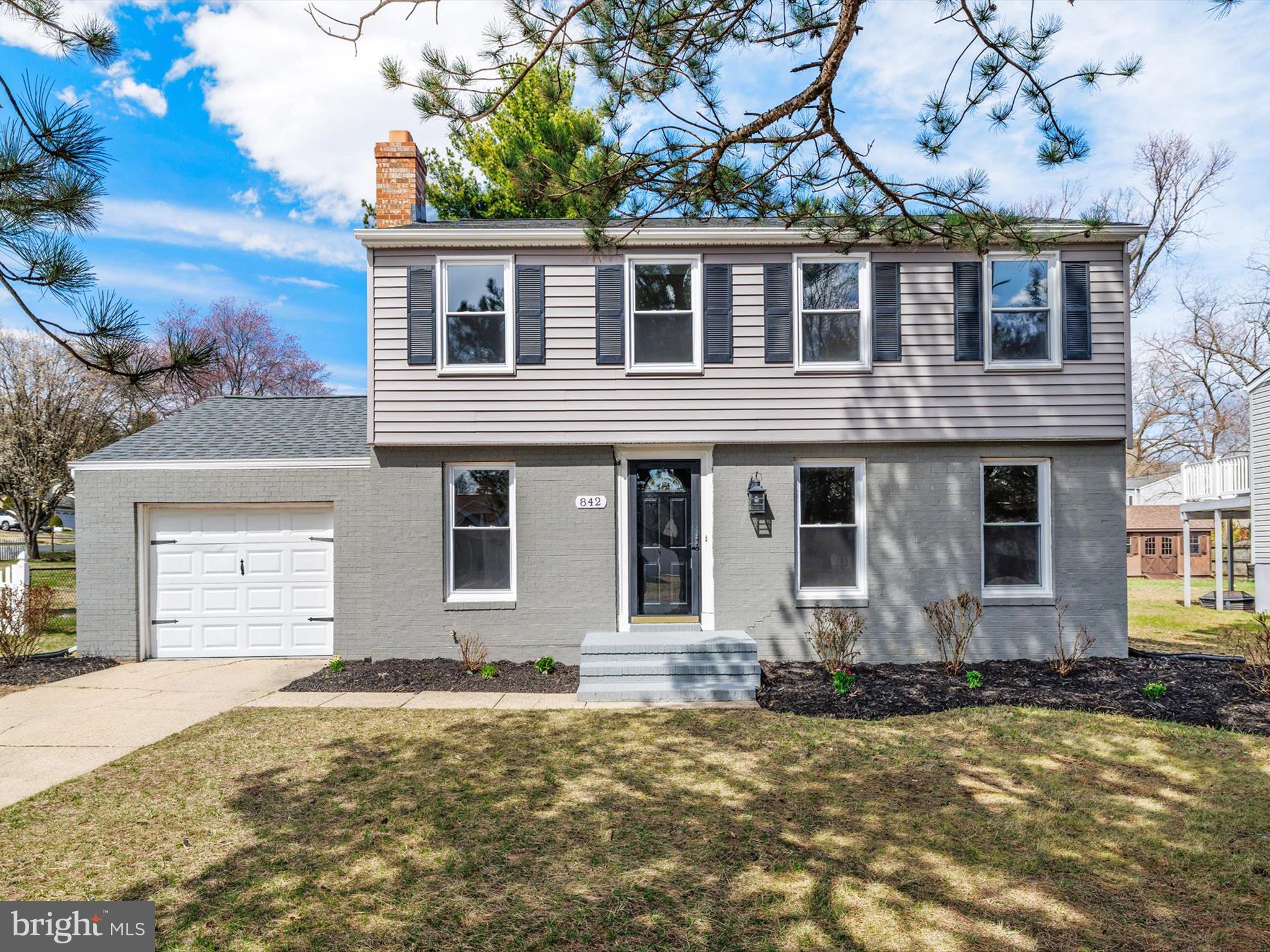 ELMHURST - Residential