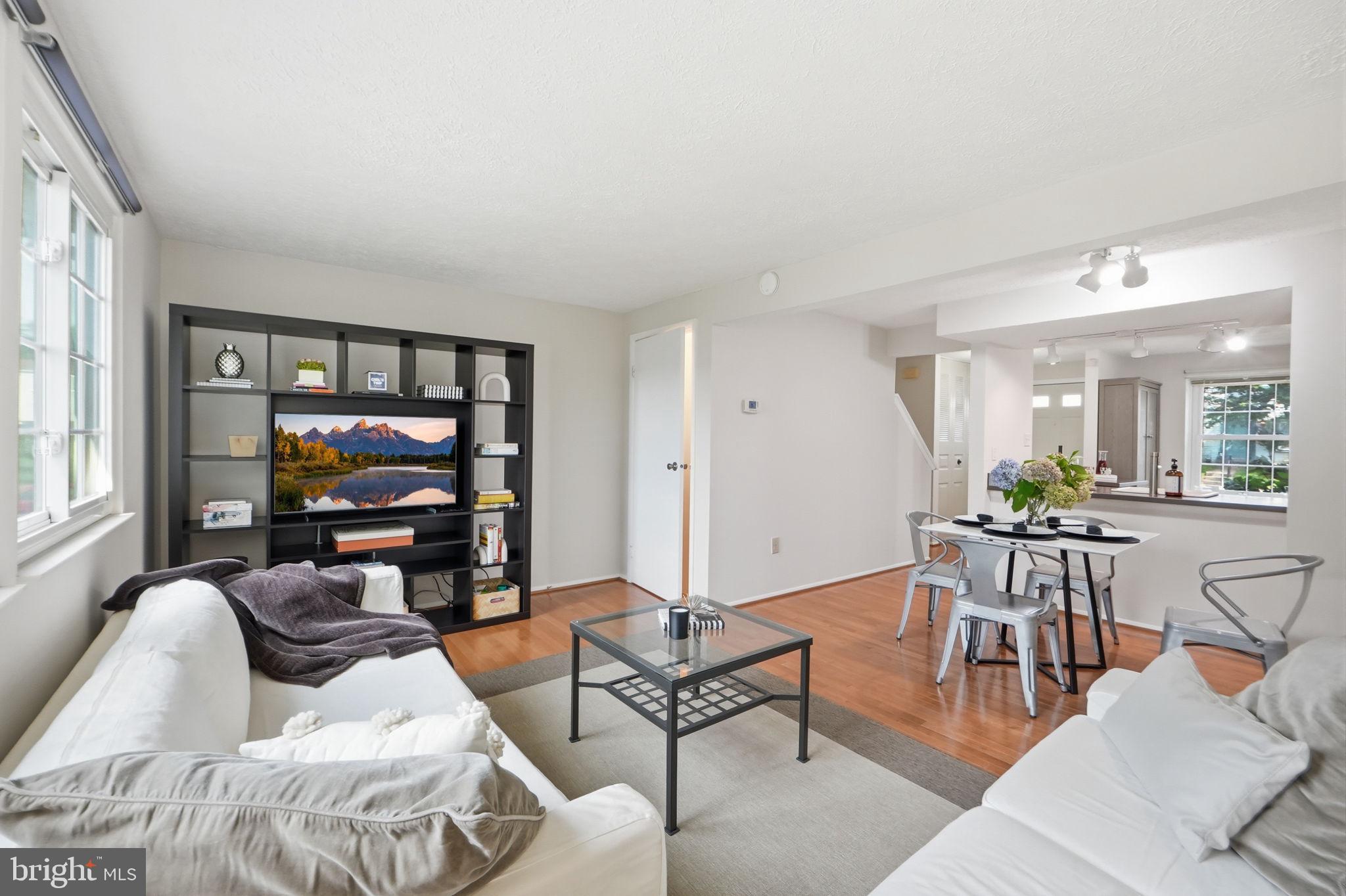OAK SPRINGS - Residential