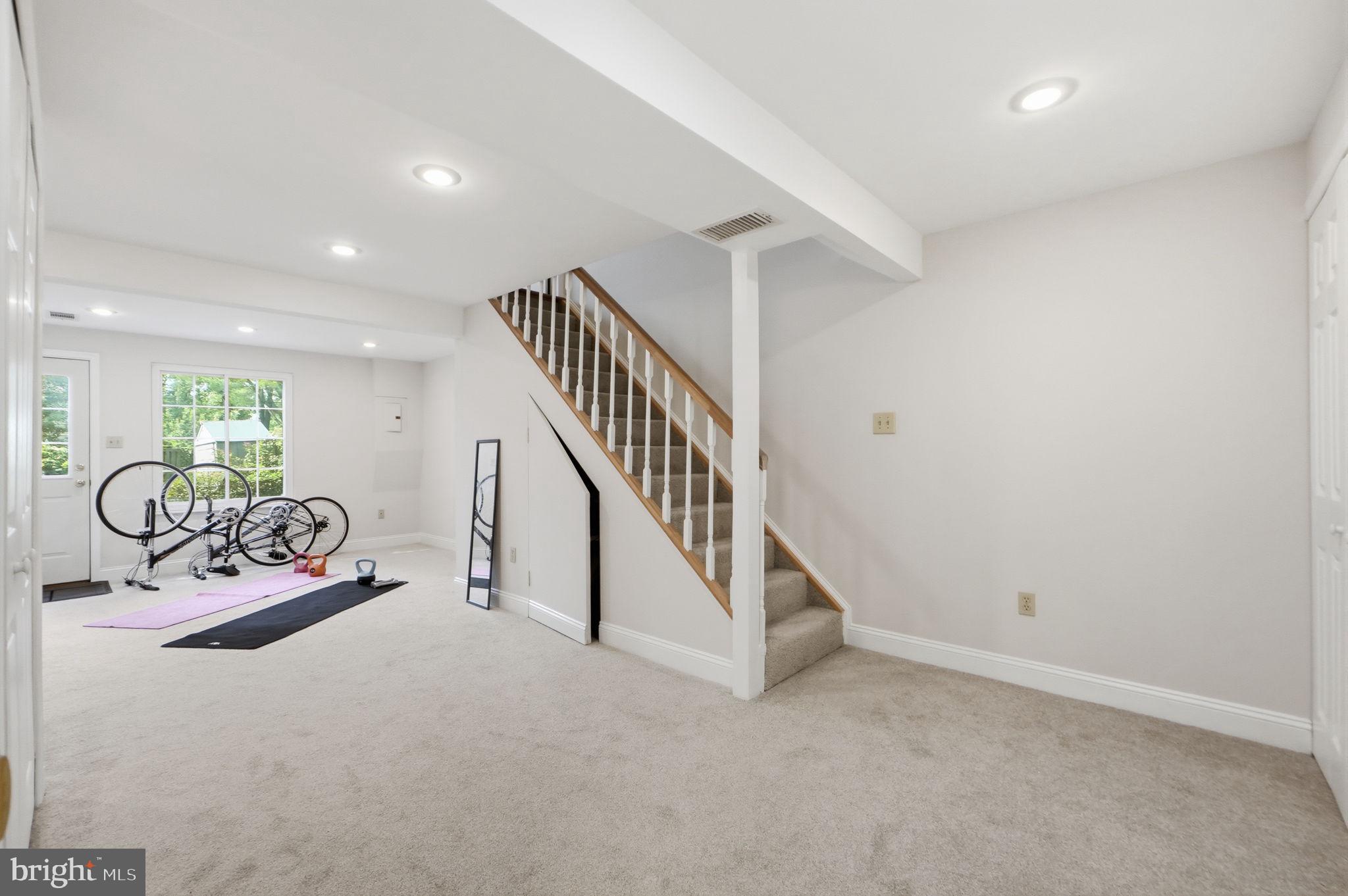 OAK SPRINGS - Residential