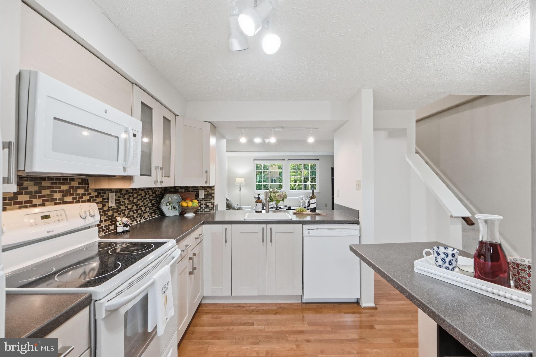 OAK SPRINGS - Residential
