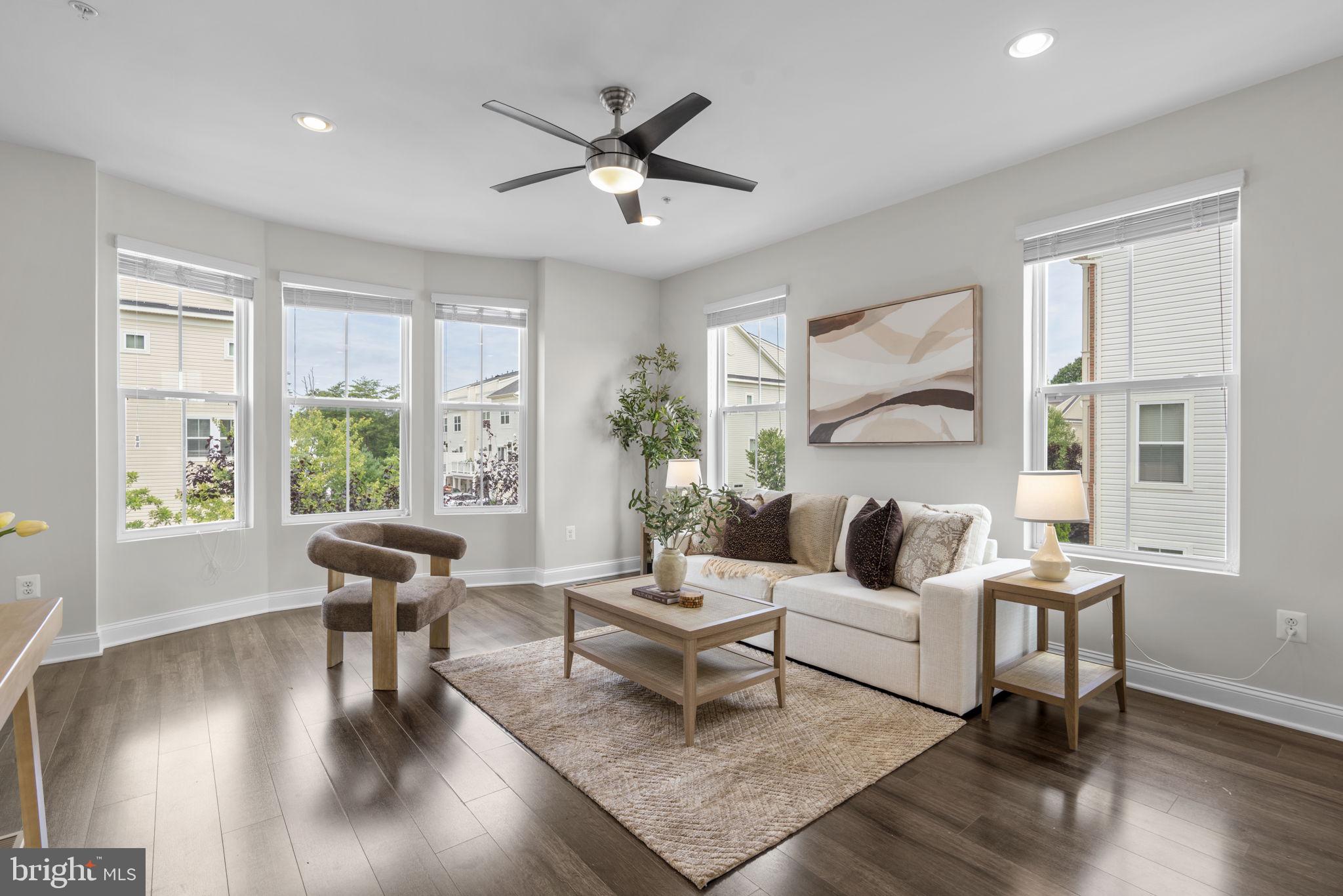 OXFORD SQUARE - Residential