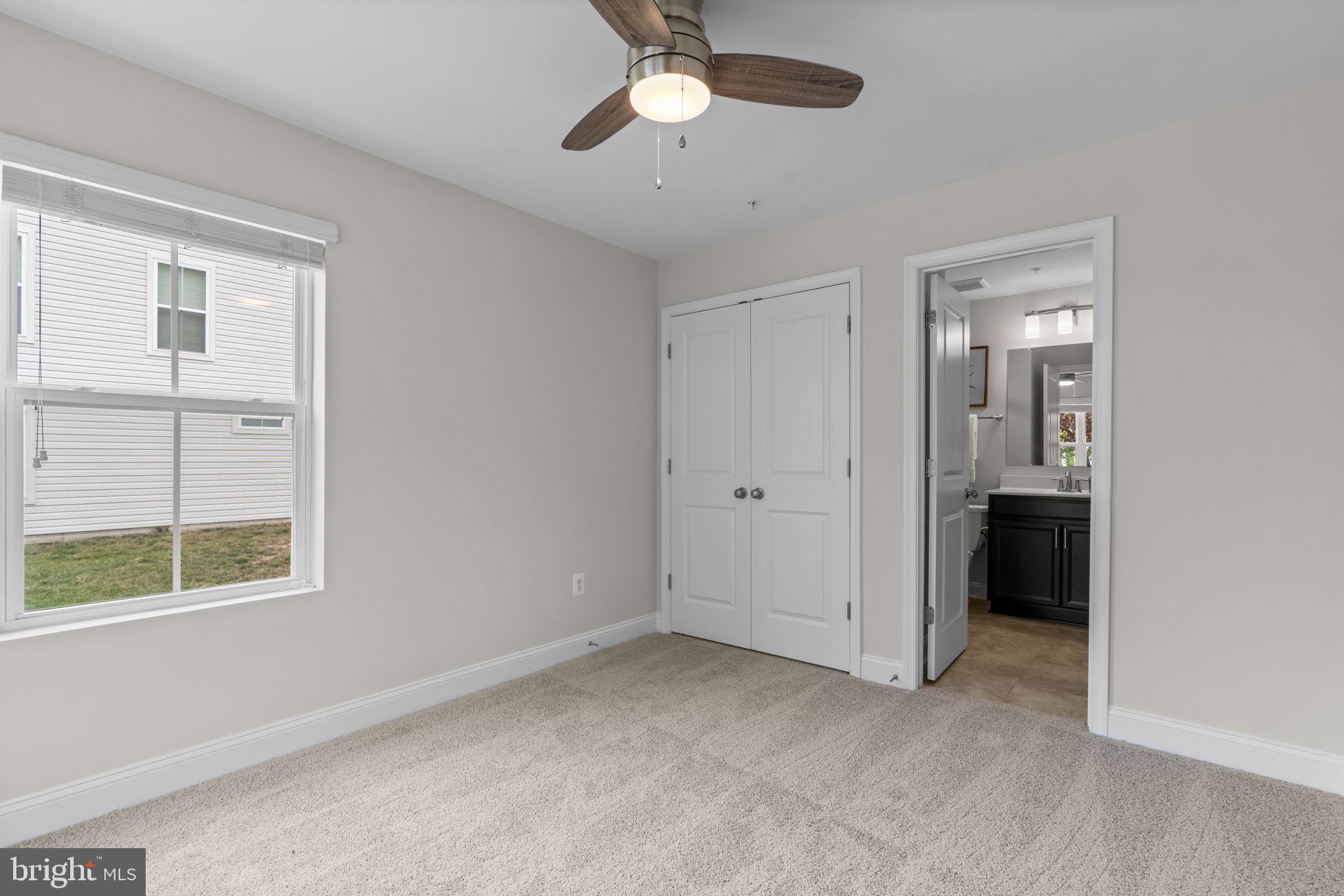 OXFORD SQUARE - Residential