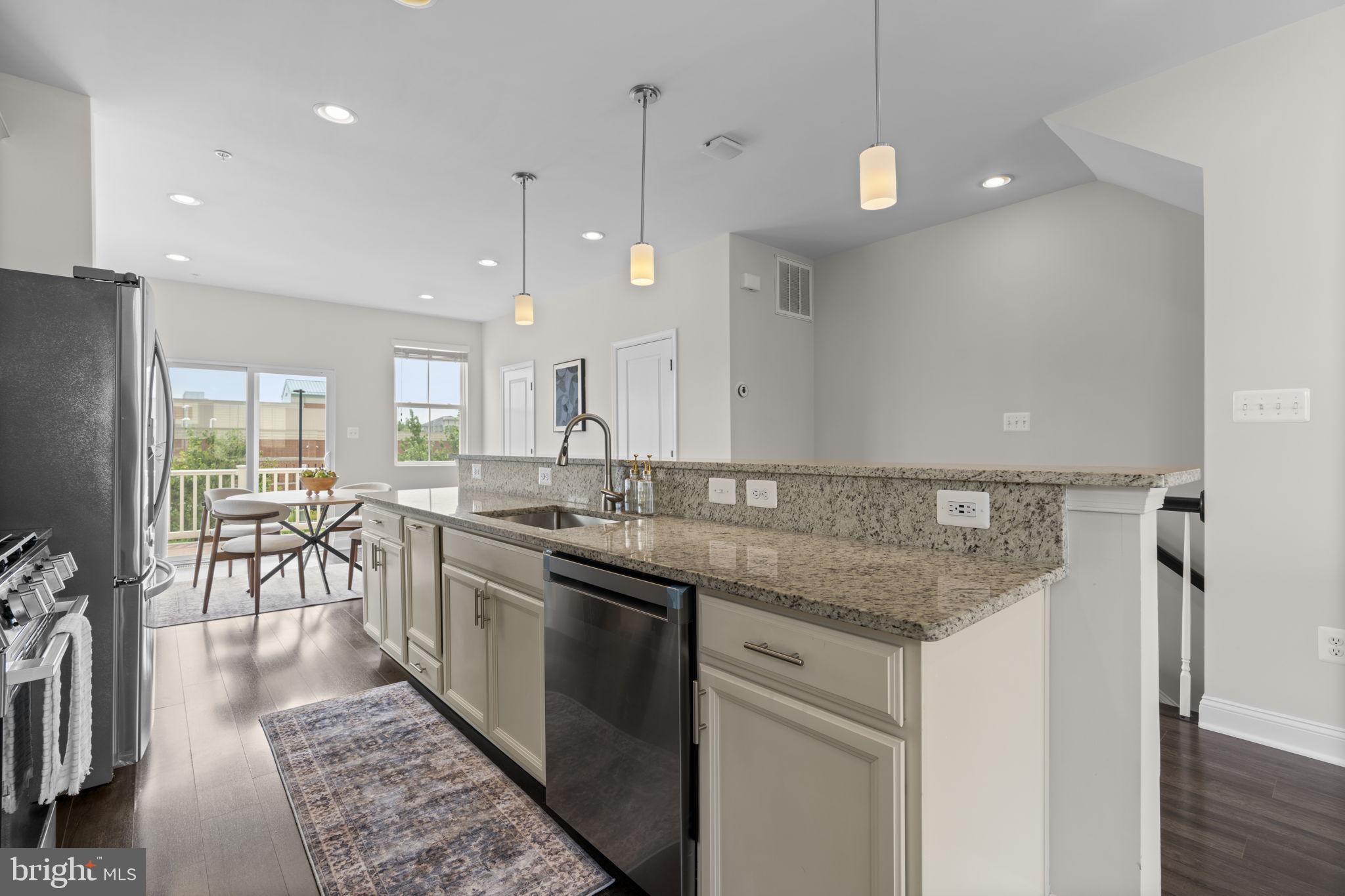OXFORD SQUARE - Residential