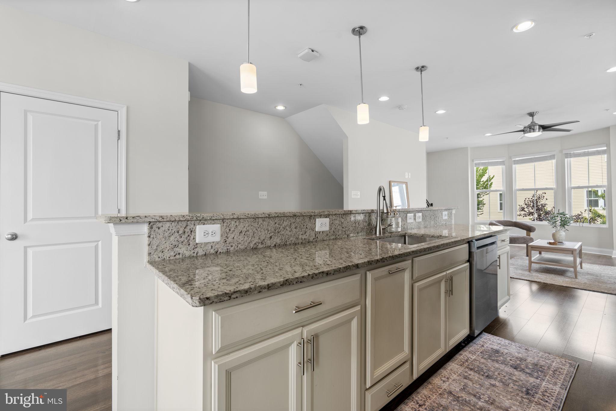 OXFORD SQUARE - Residential