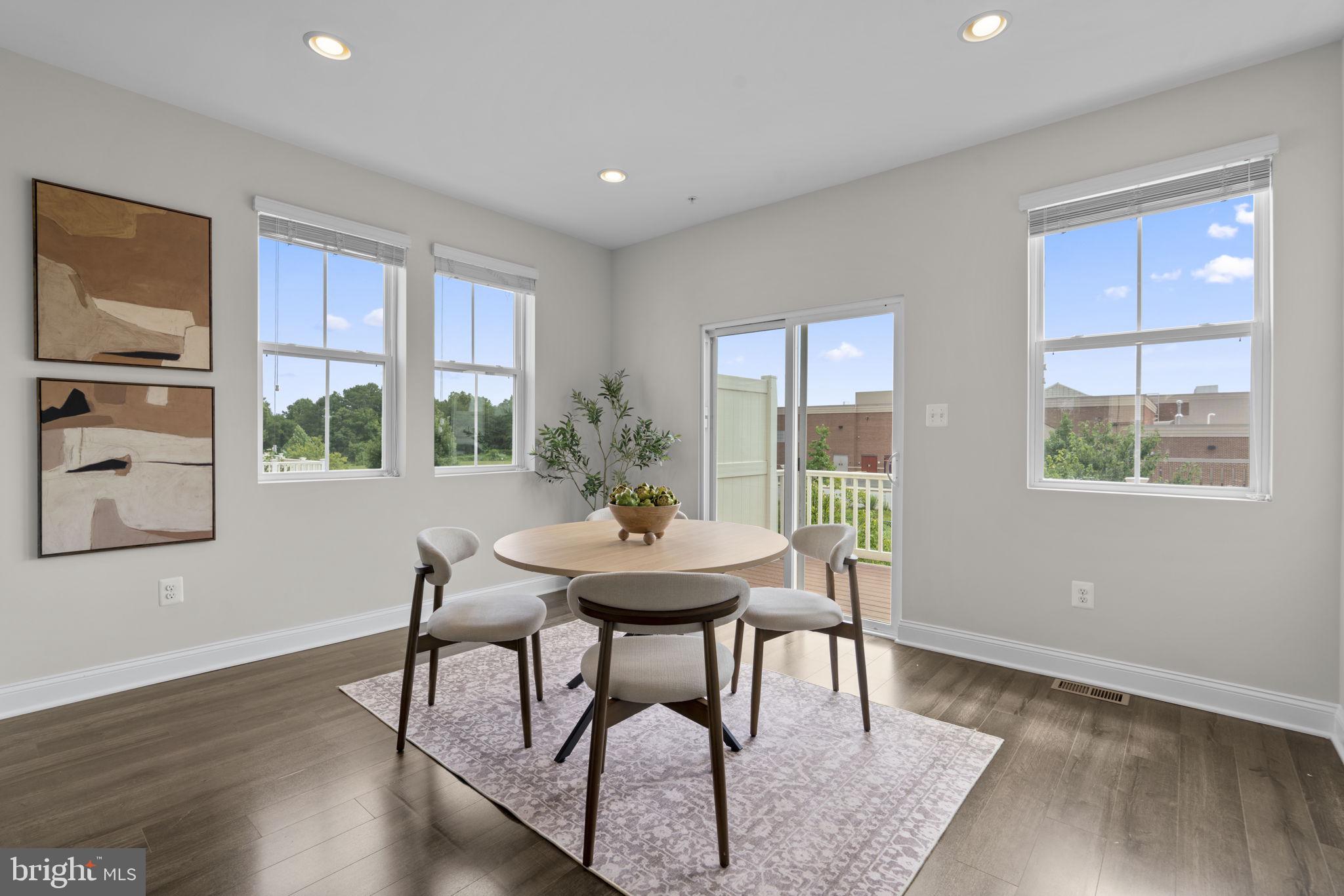 OXFORD SQUARE - Residential