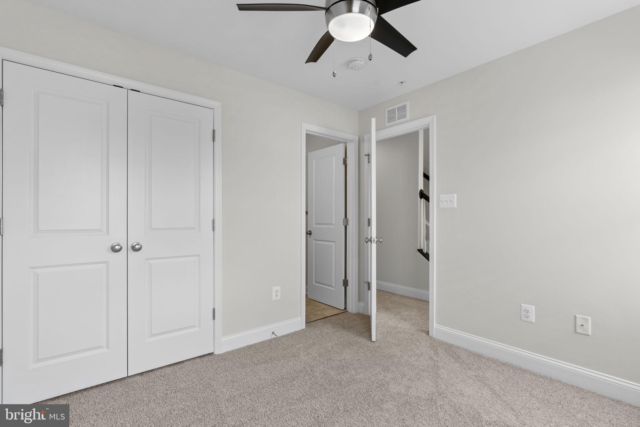 OXFORD SQUARE - Residential