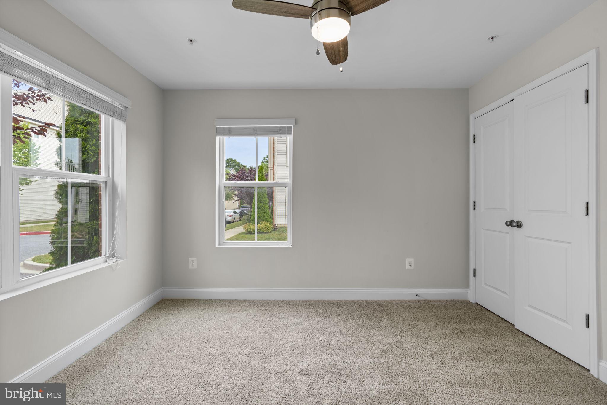 OXFORD SQUARE - Residential