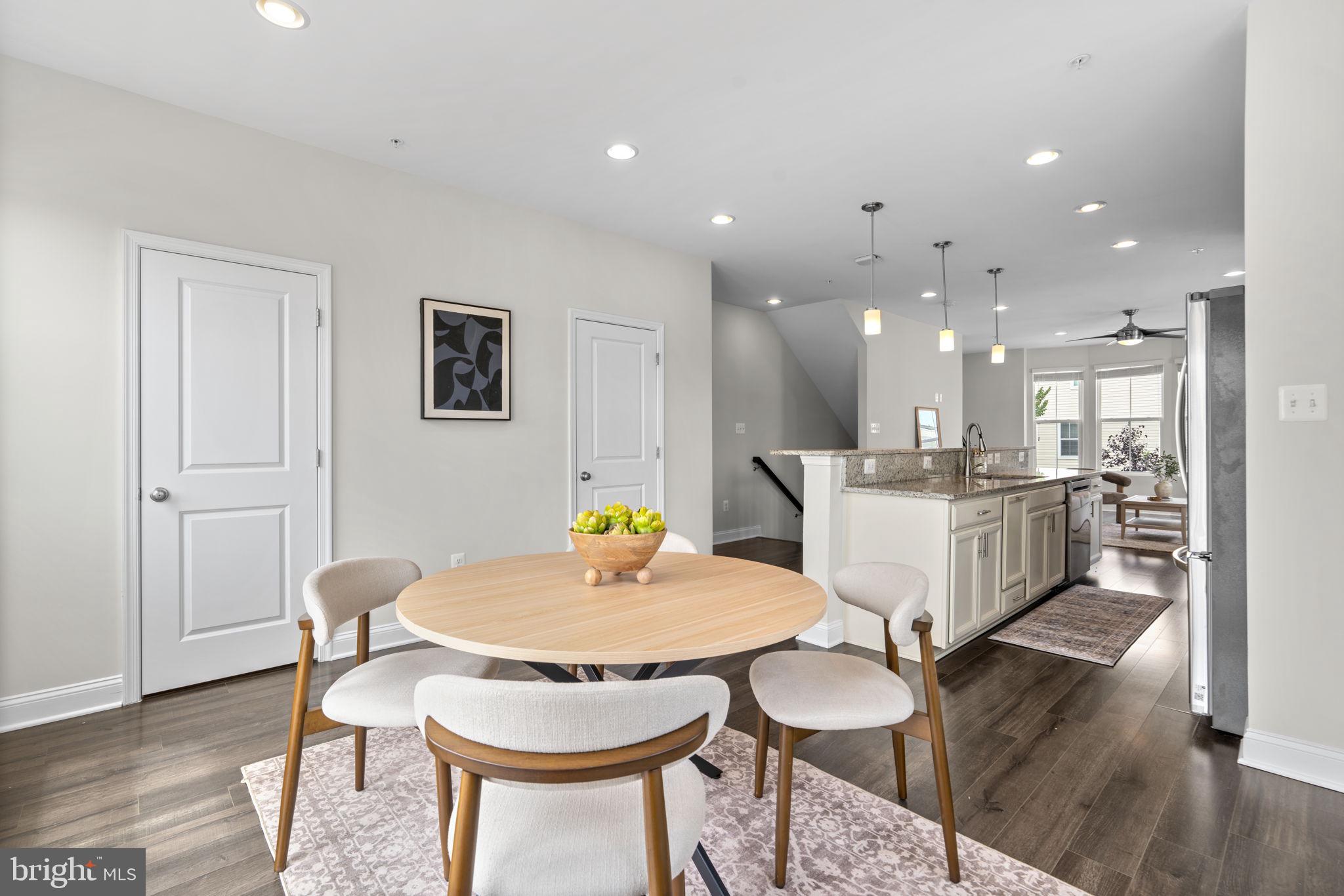 OXFORD SQUARE - Residential