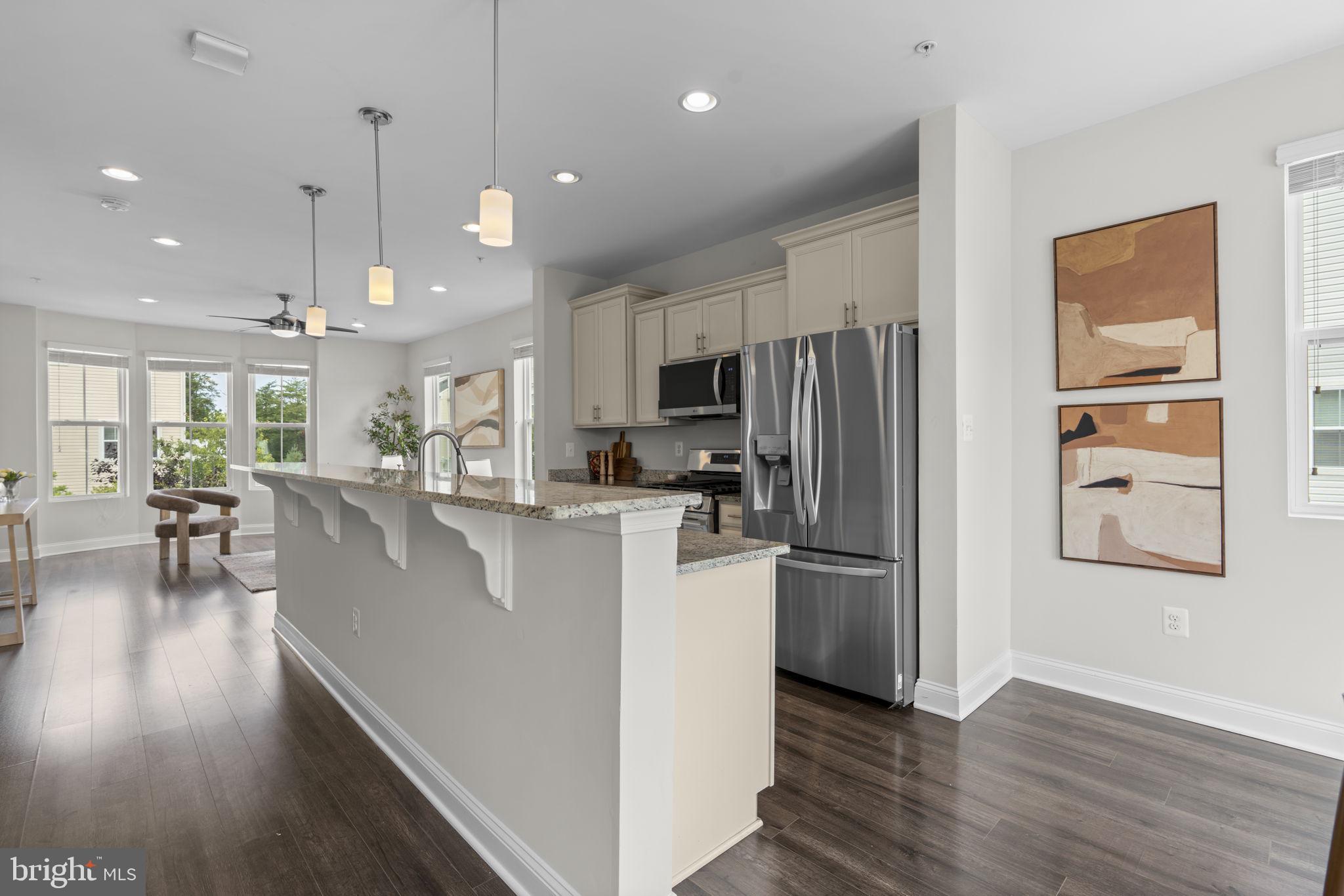 OXFORD SQUARE - Residential
