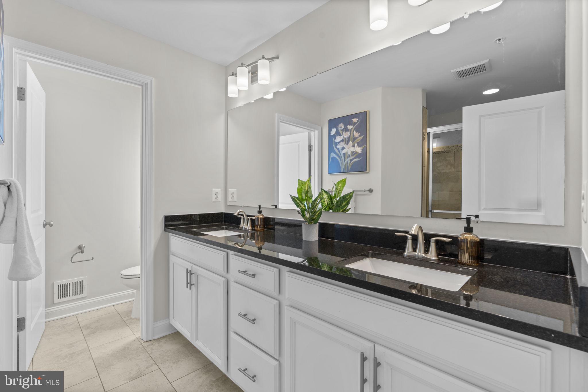 OXFORD SQUARE - Residential