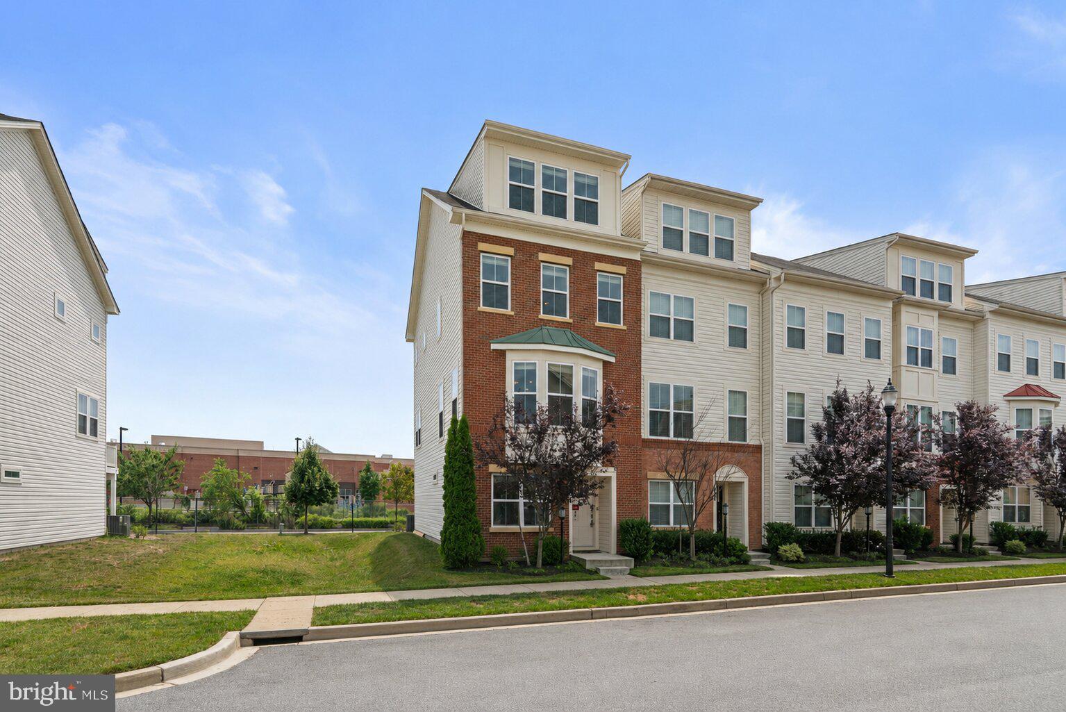 OXFORD SQUARE - Residential