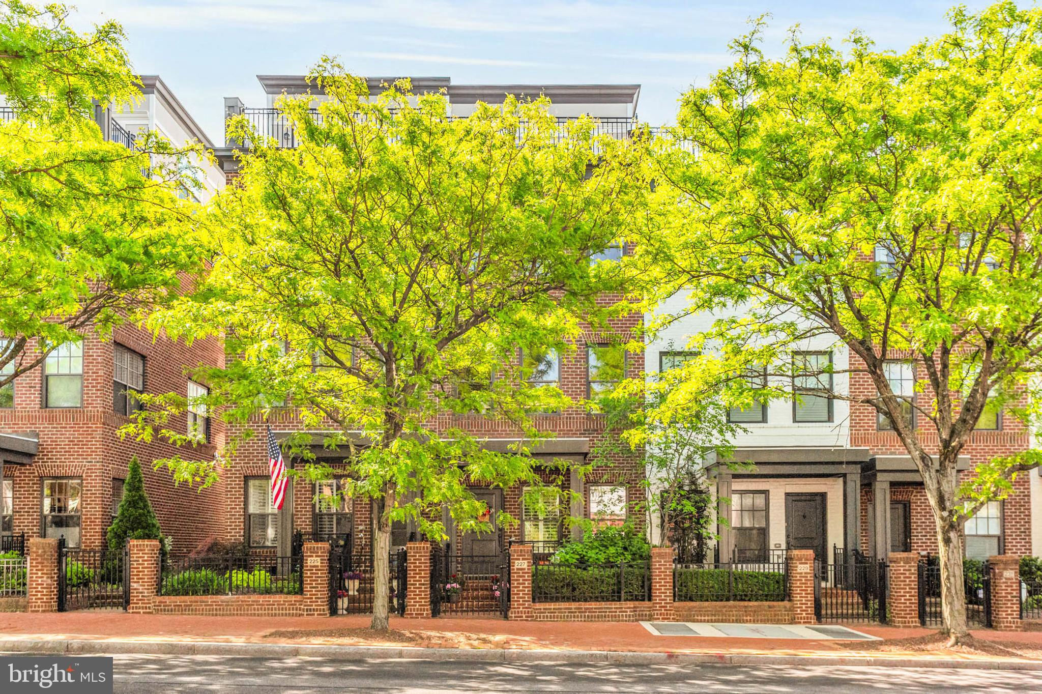 UPTOWN AT MURRAY HILL - Residential