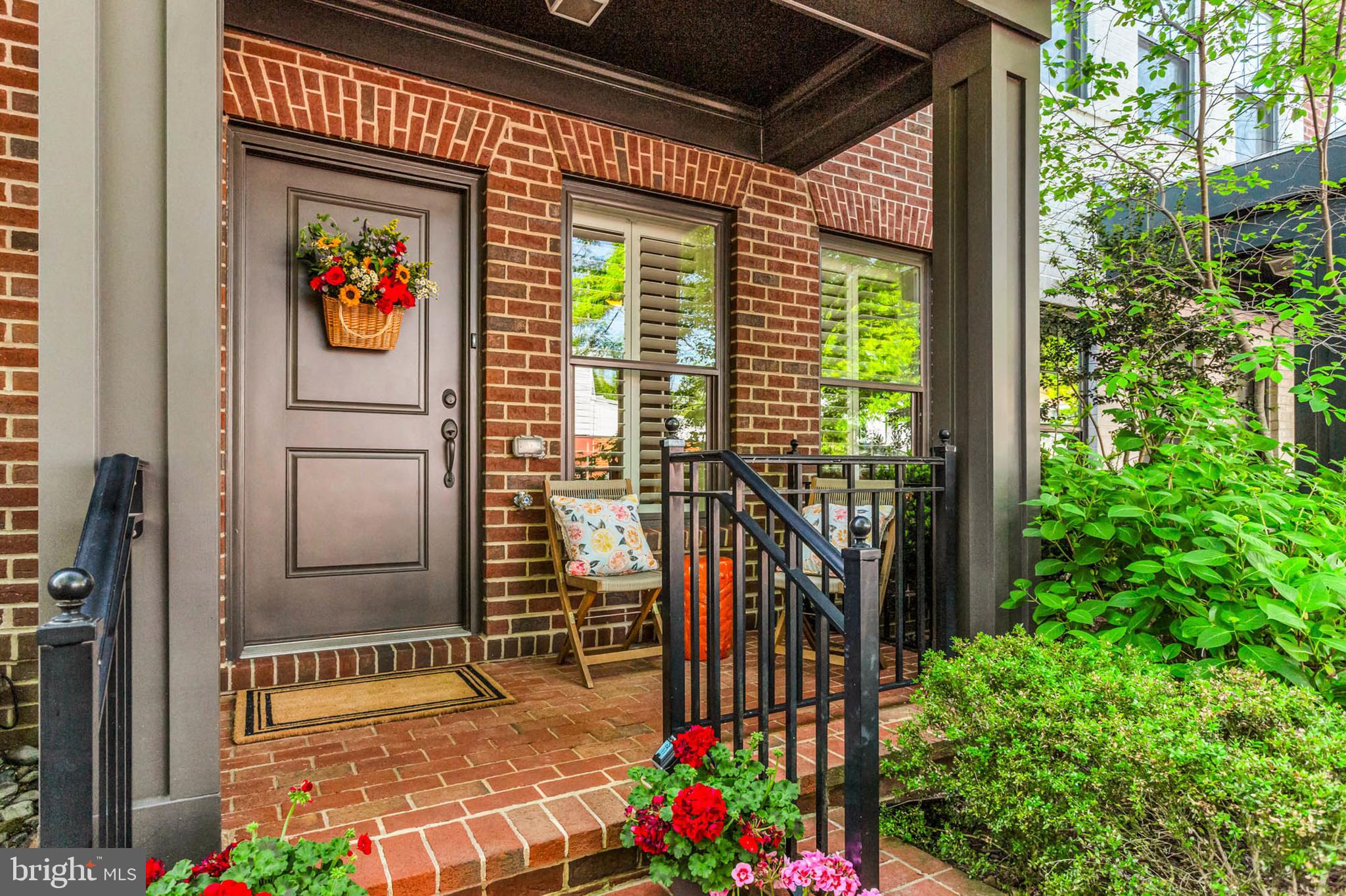 UPTOWN AT MURRAY HILL - Residential