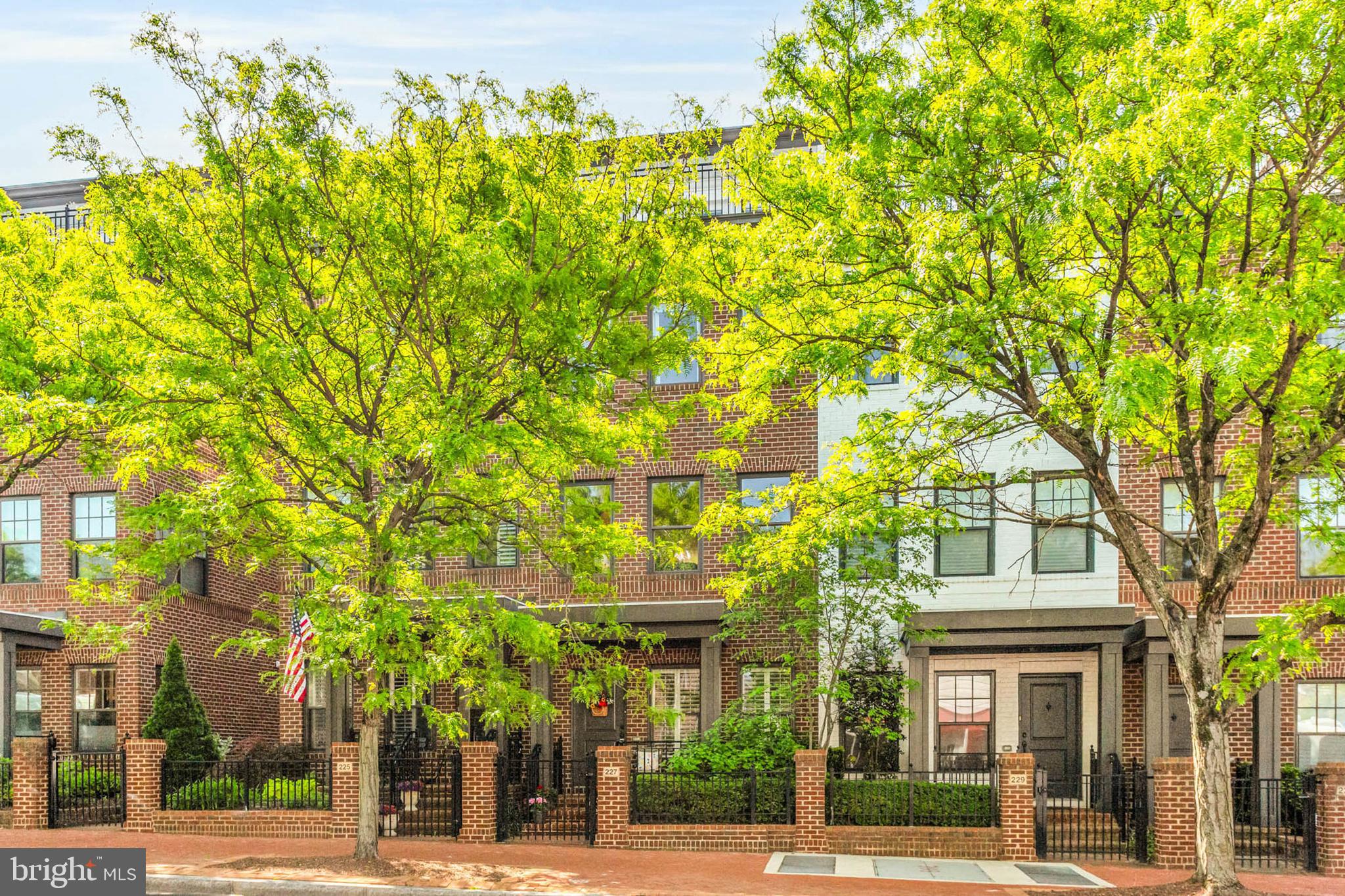 UPTOWN AT MURRAY HILL - Residential