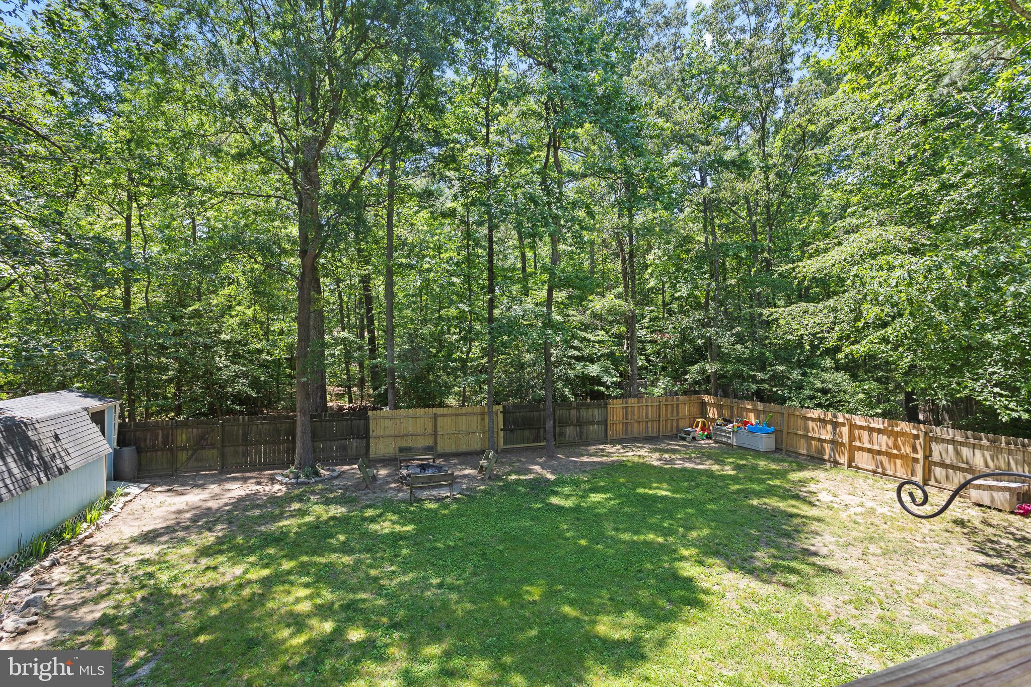COUNTRY LAKES - Residential