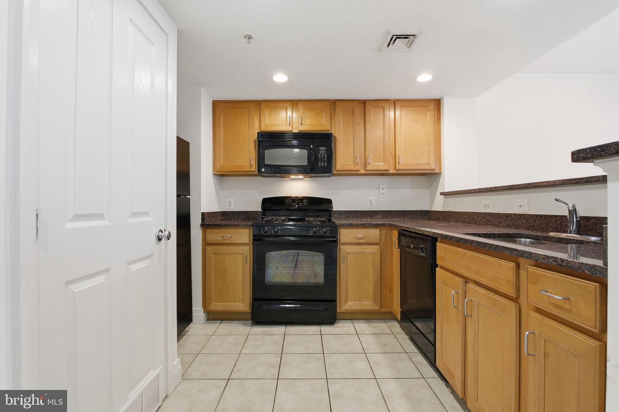 INNER HARBOR - Residential Lease