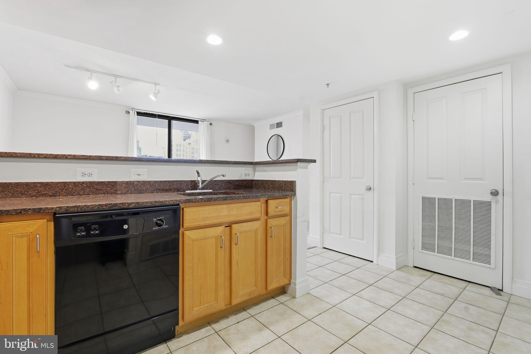 INNER HARBOR - Residential Lease