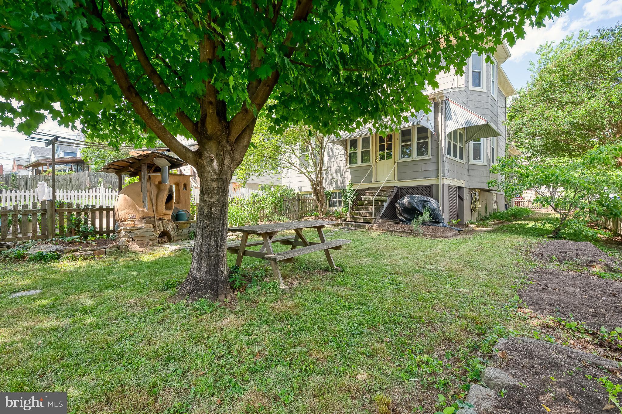 LAURAVILLE HISTORIC DISTRICT - Residential