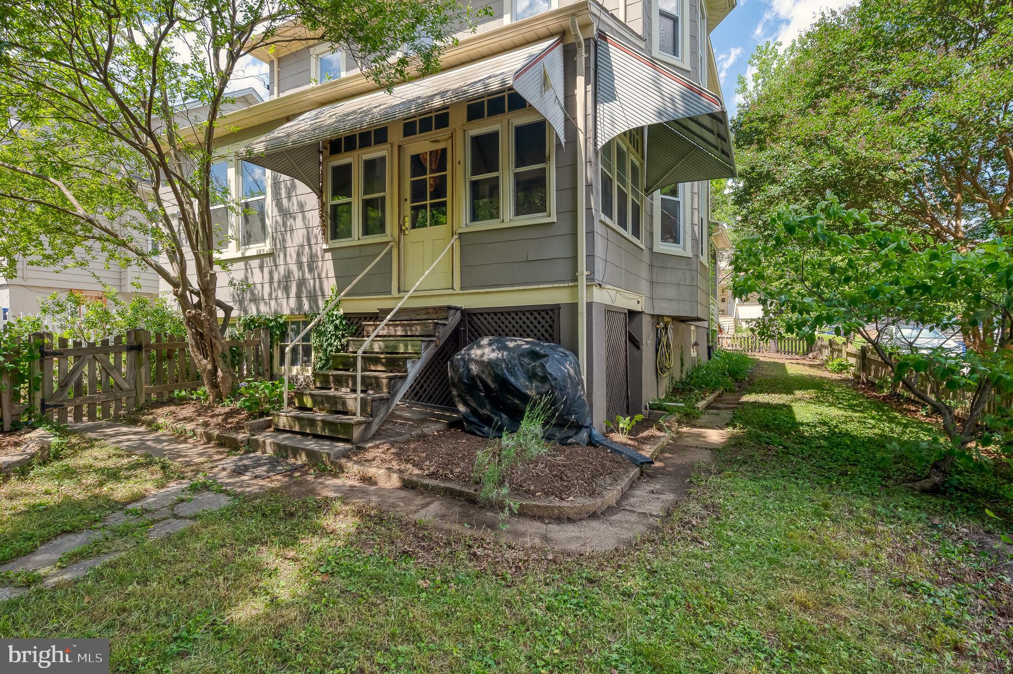 LAURAVILLE HISTORIC DISTRICT - Residential