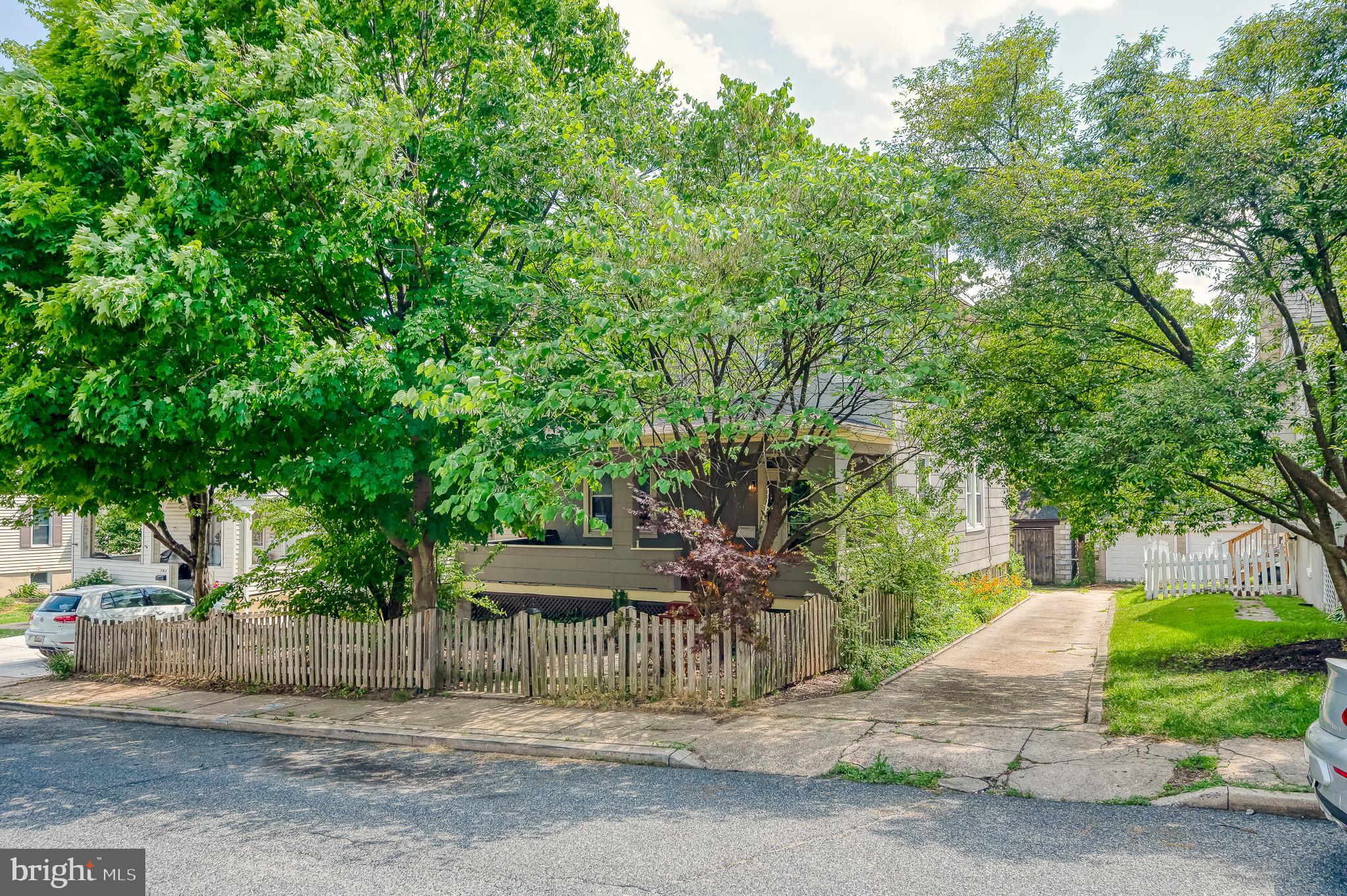 LAURAVILLE HISTORIC DISTRICT - Residential