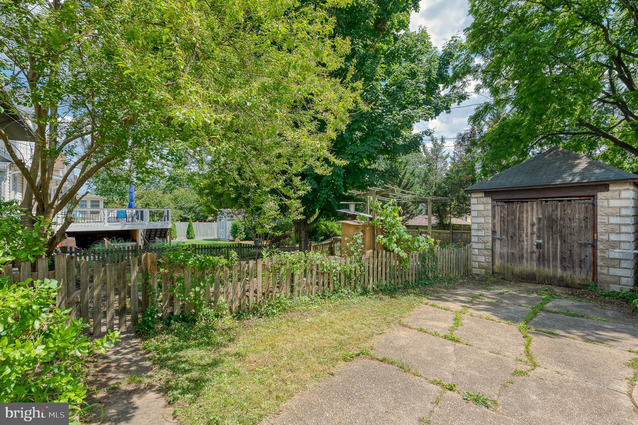 LAURAVILLE HISTORIC DISTRICT - Residential